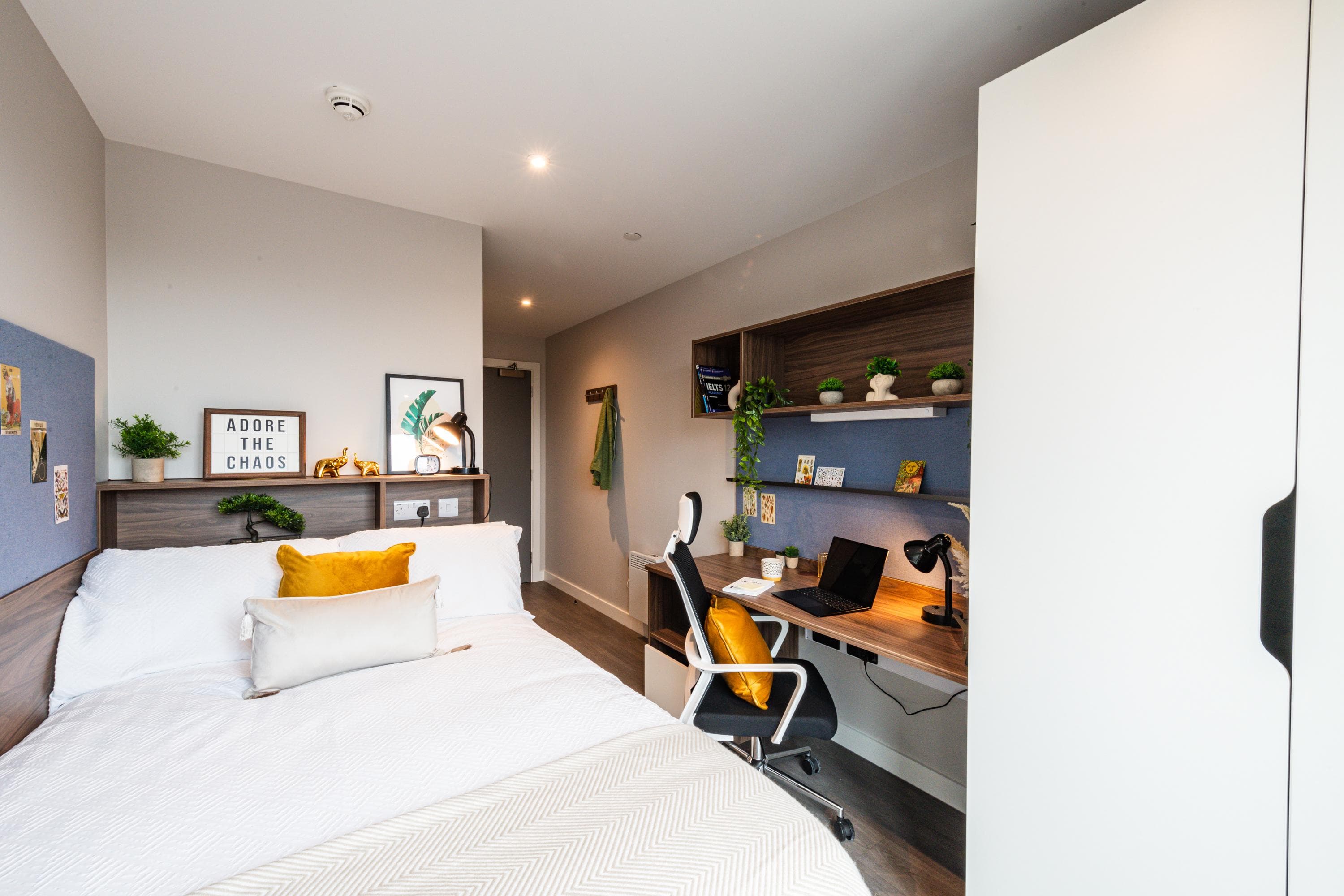 Nelson-Place-En-Suite-Bronze-2