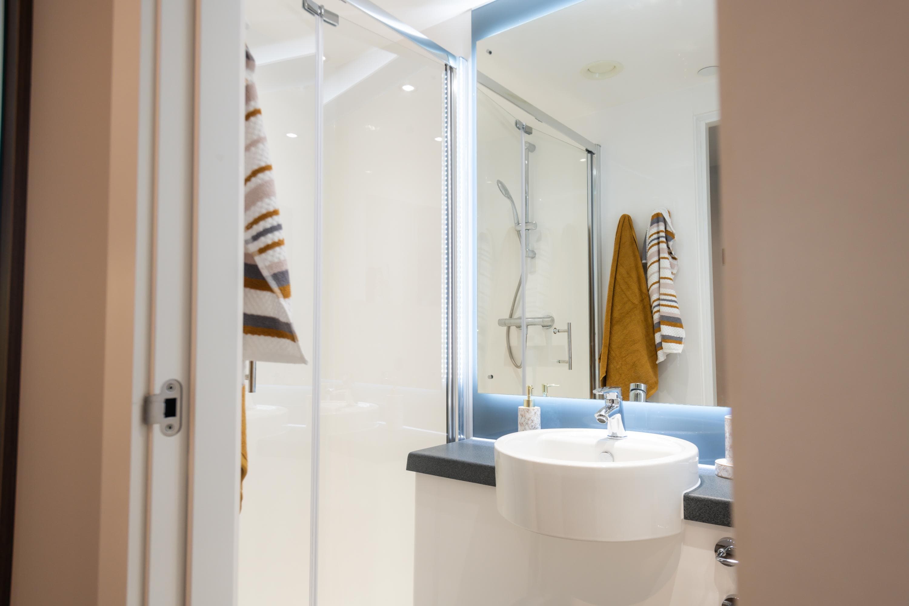 Nelson-Place-En-Suite-Gold-5