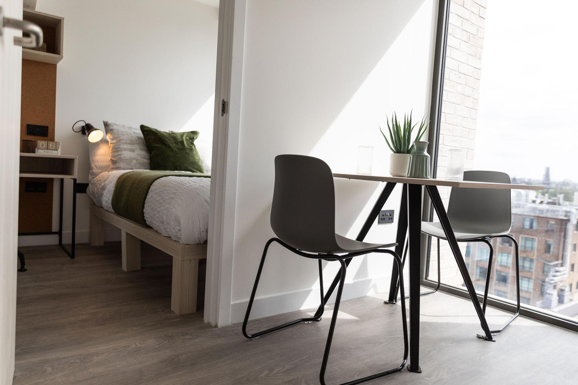 9671408.jpg