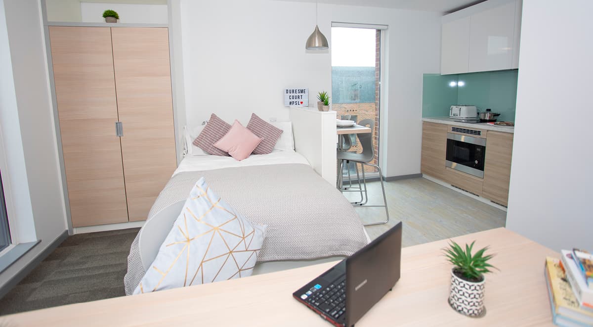Premium Twin Studio