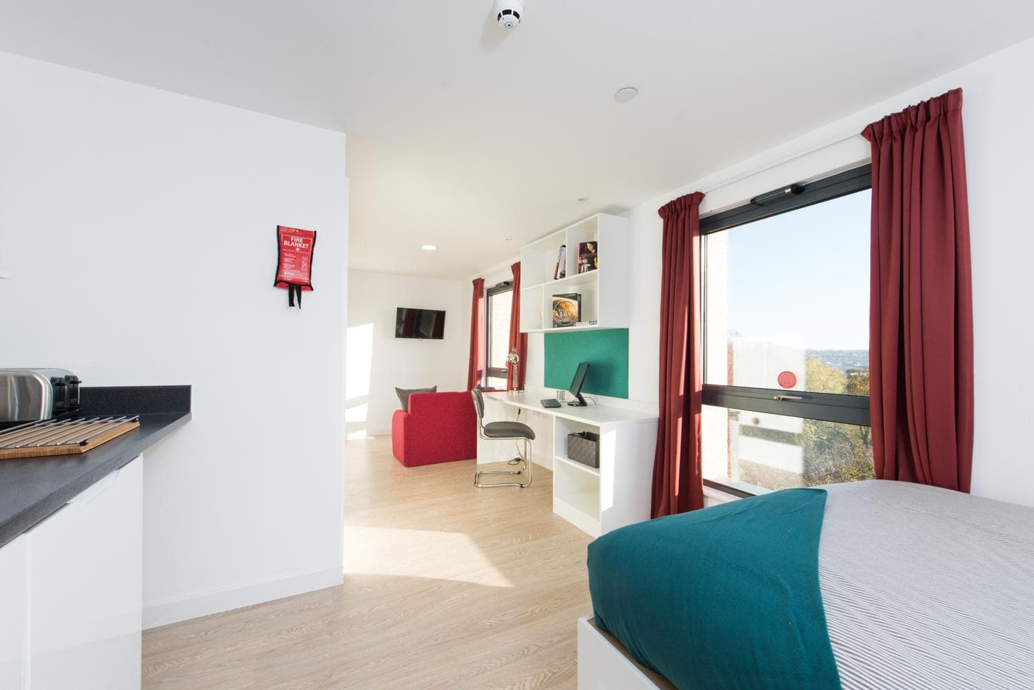 Vincent-Place-Studio-silver-plus-city-view