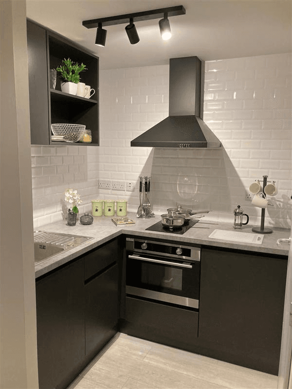Portsburgh-Silver-Plus-Studio-3