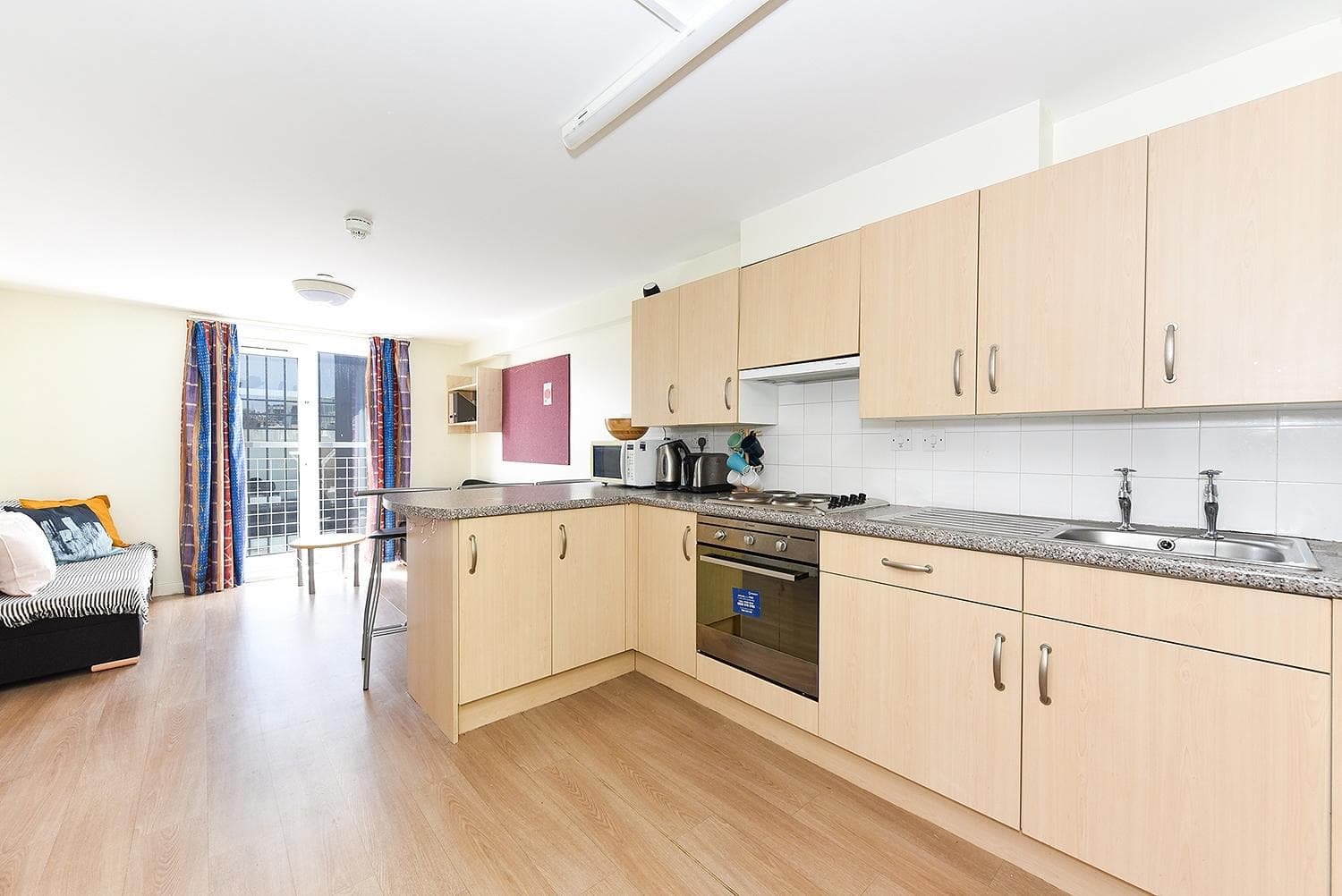 Edinburgh-Potsburgh-Ct-Communal-Kitchen