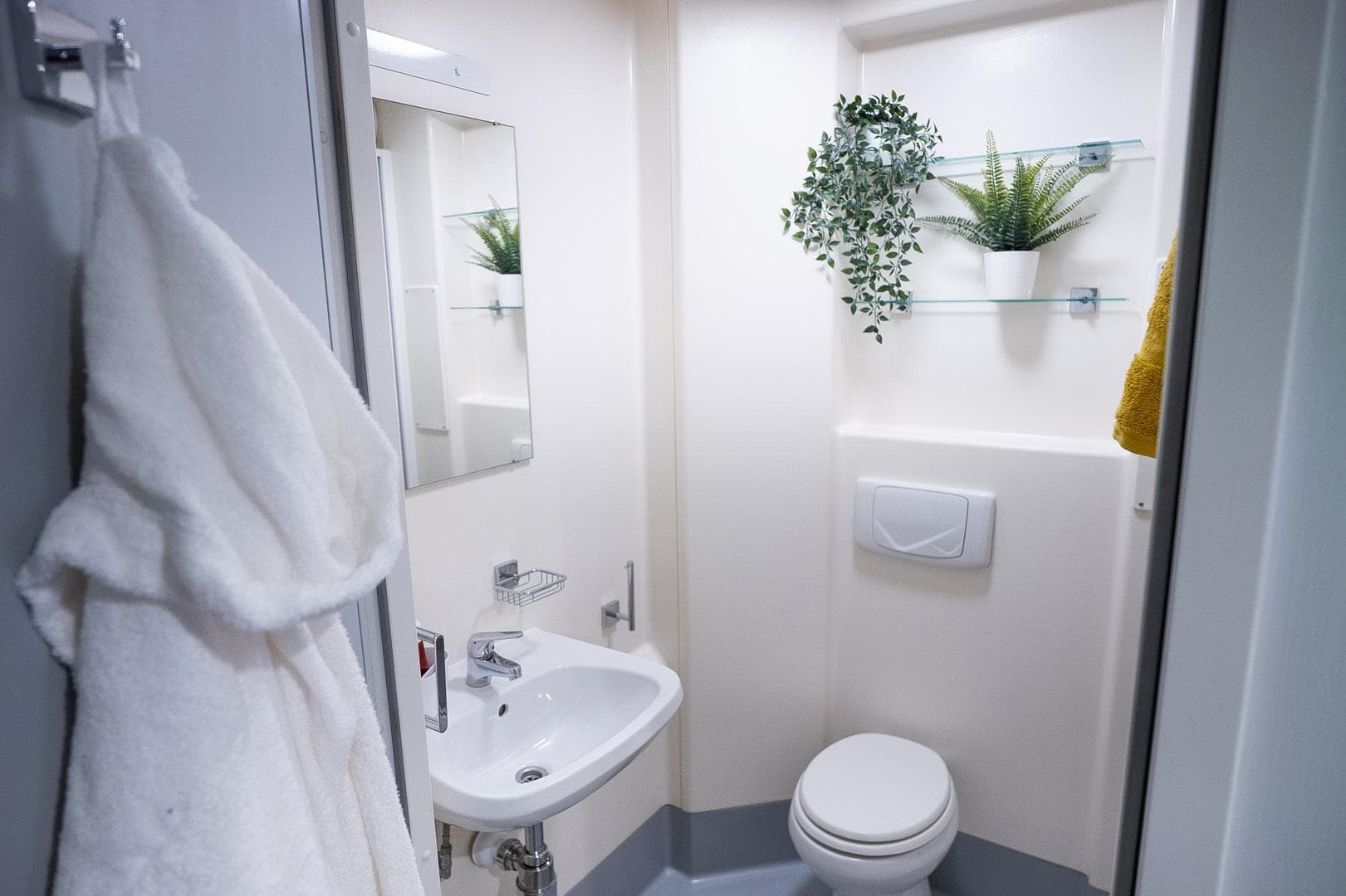 Portburgh-Court-Ensuite-Silver-Plus-10