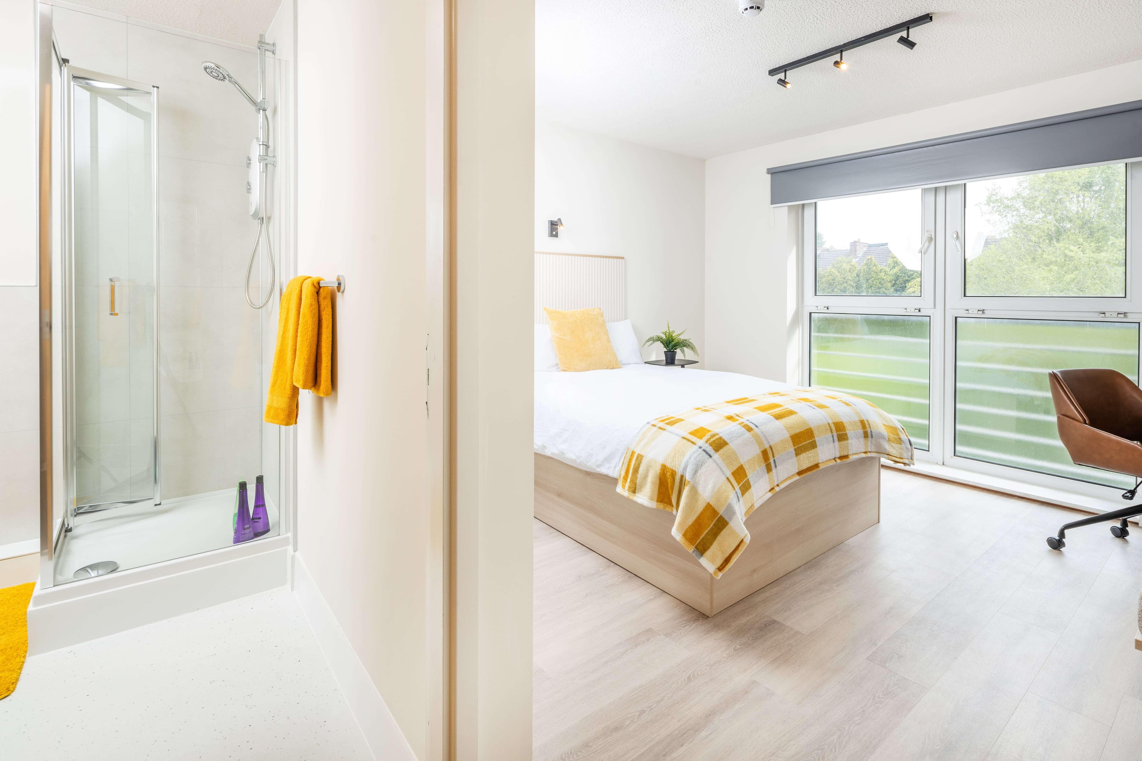 Railyard-Ensuite-silver-refurb-9