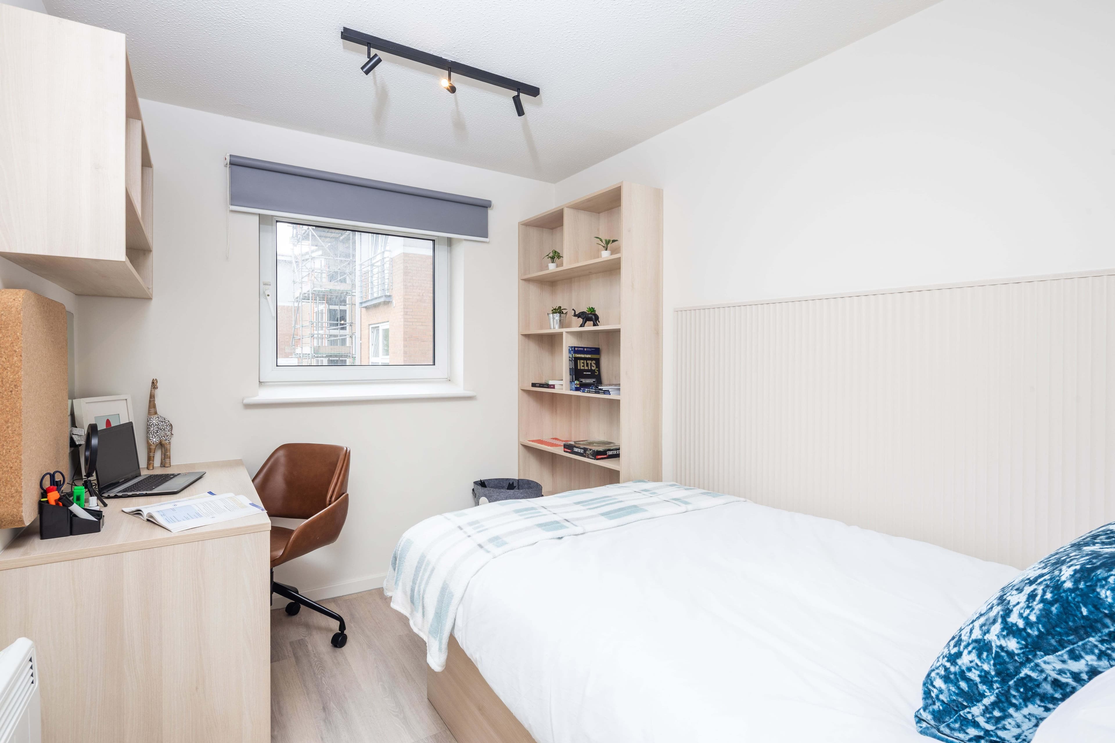 Railyard-Ensuite-bronze-refurb-1