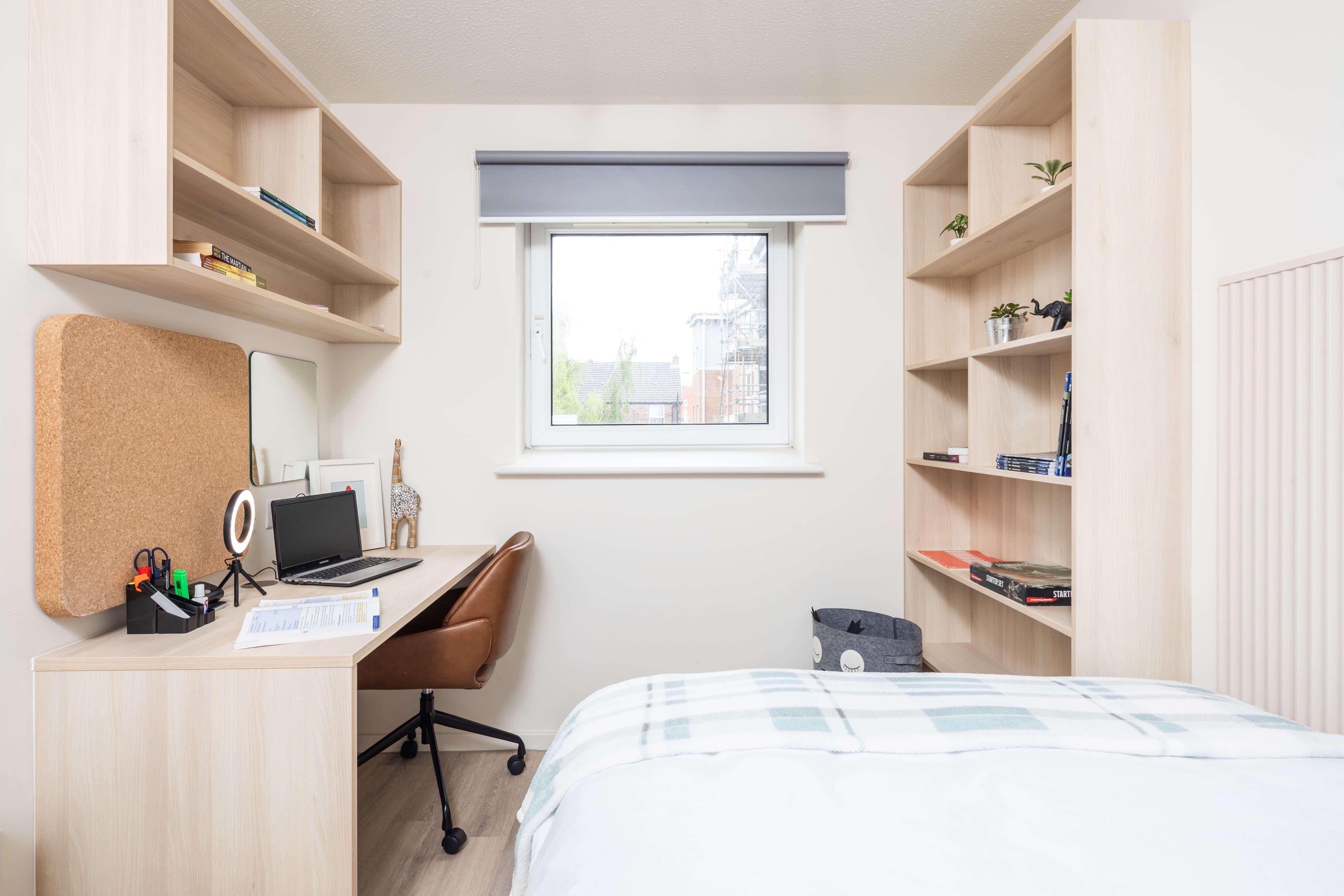 Railyard-Ensuite-bronze-refurb-5