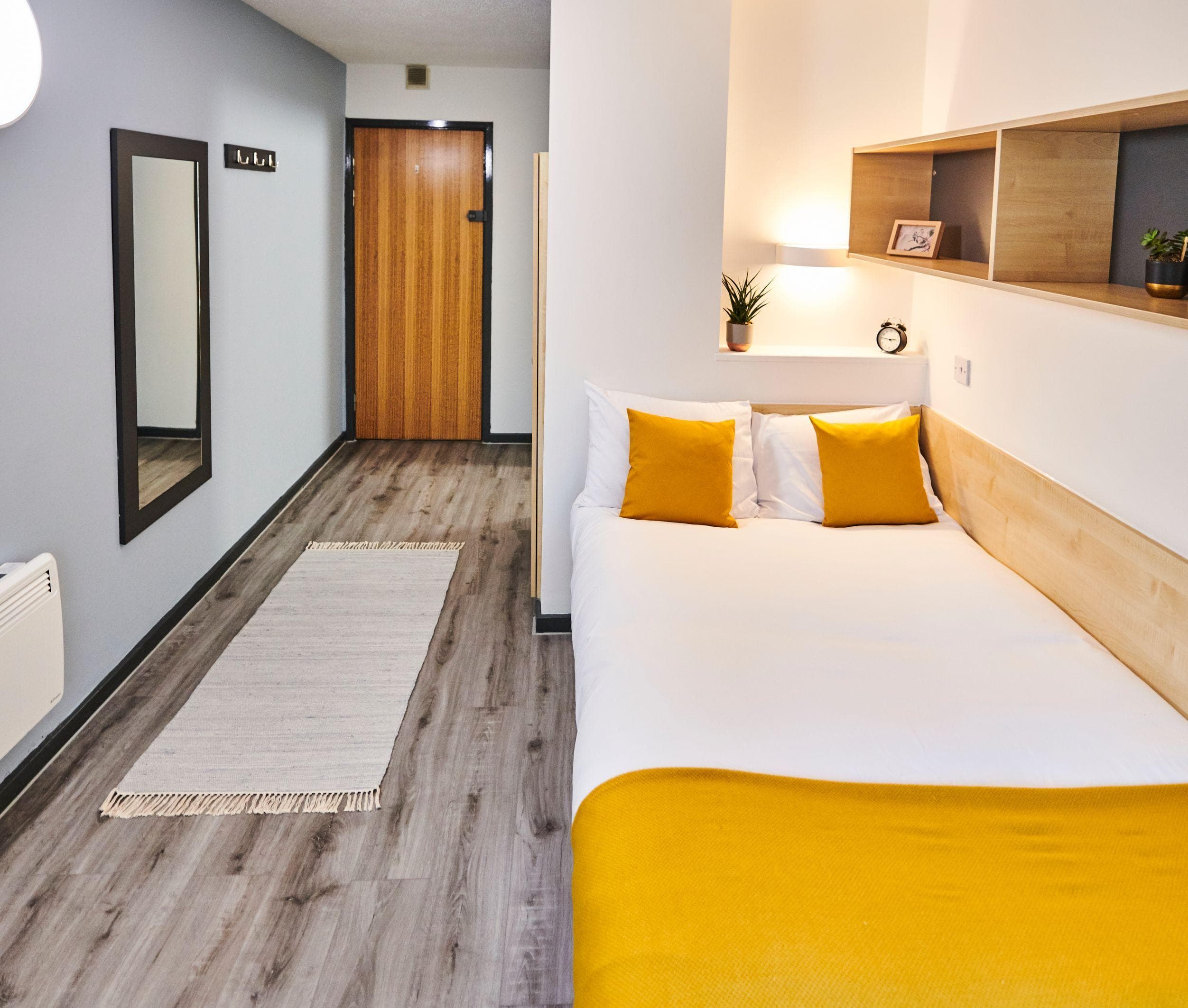 Ensuite-Silver-Capital-Gate-2-2020