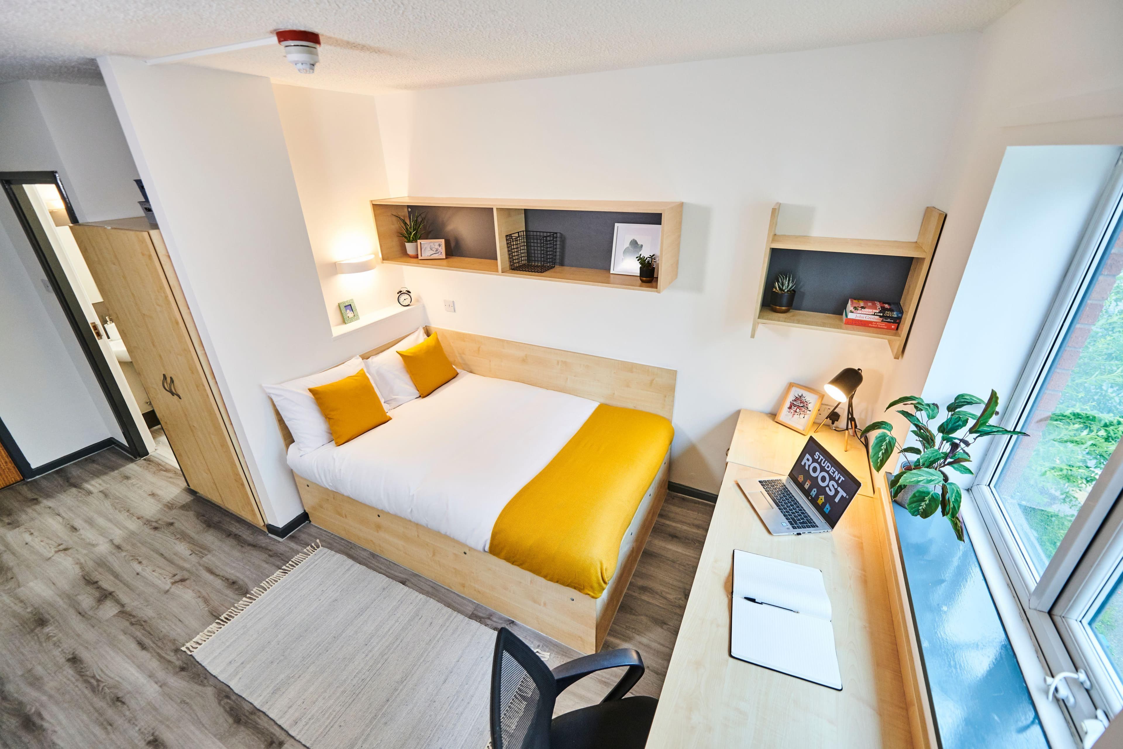 Ensuite-Silver-Capital-Gate-3-2020