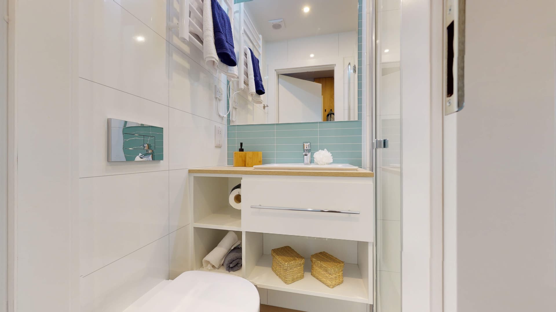 8136163.jpg