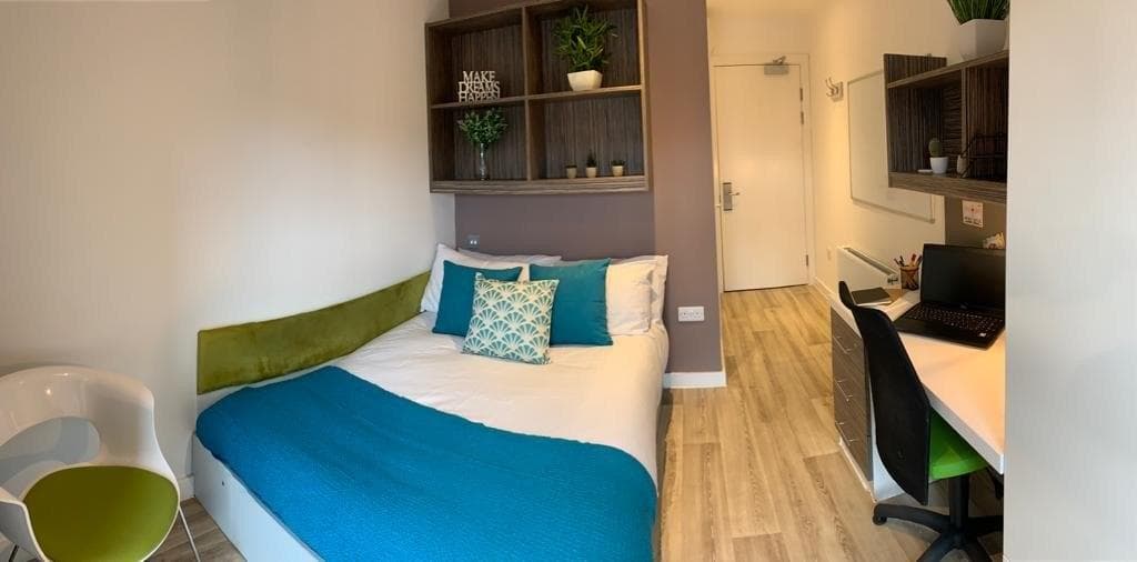 Bronze-Studio-Bedroom2