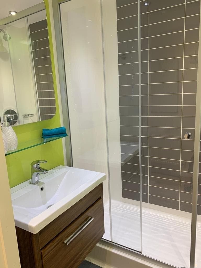 Bronze-Studio-bathroom