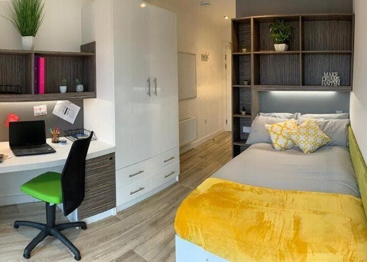Ensuite-Silver-Bedroom-2