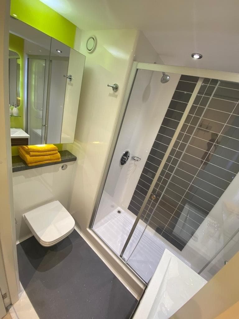 Silver-Studio-Bathroom