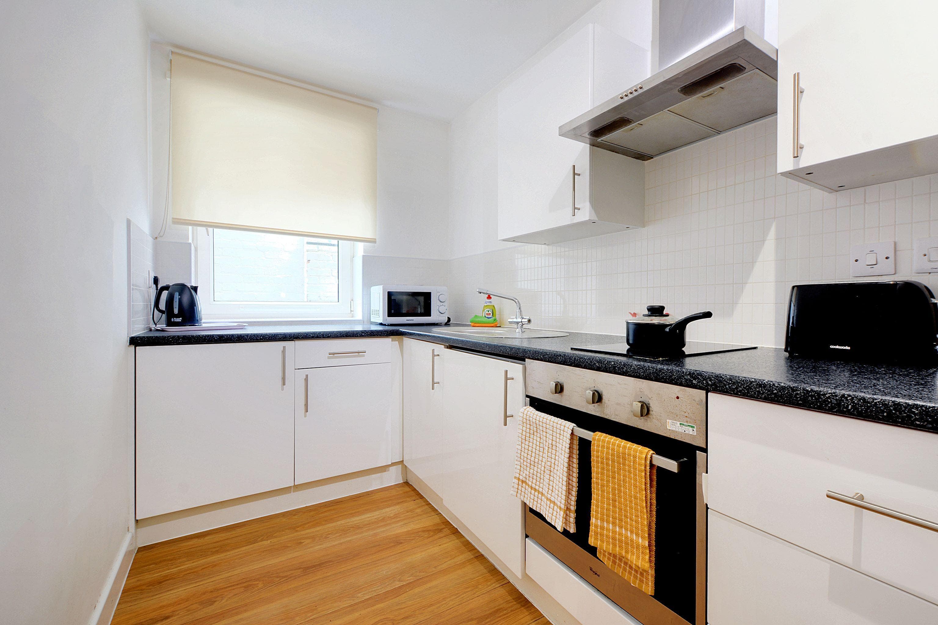 Newarke-St-studio-gold-kitchen-2