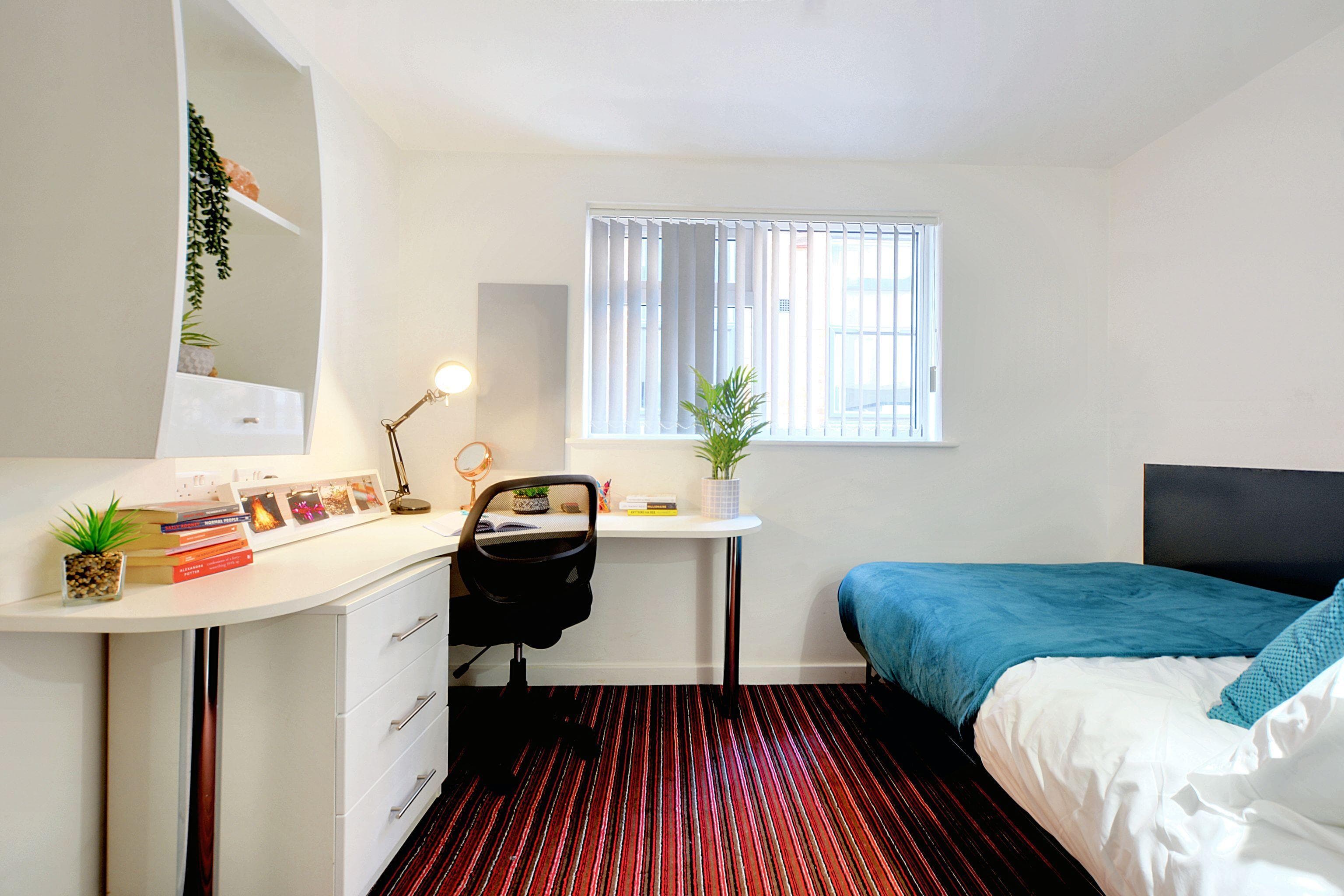 Newarke-St-2-bed-bronze-2