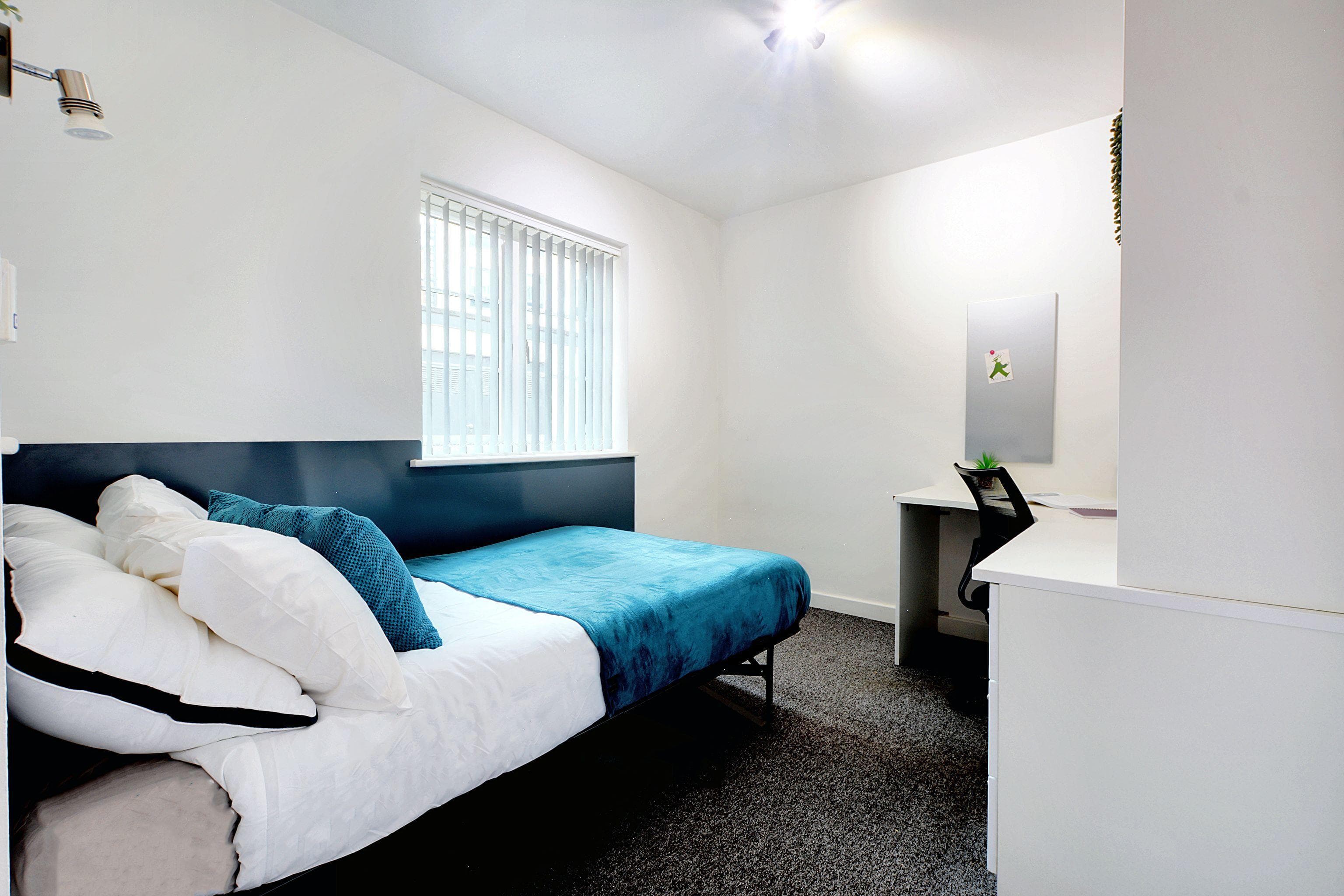 Newarke-St-4-bed-bronze-2