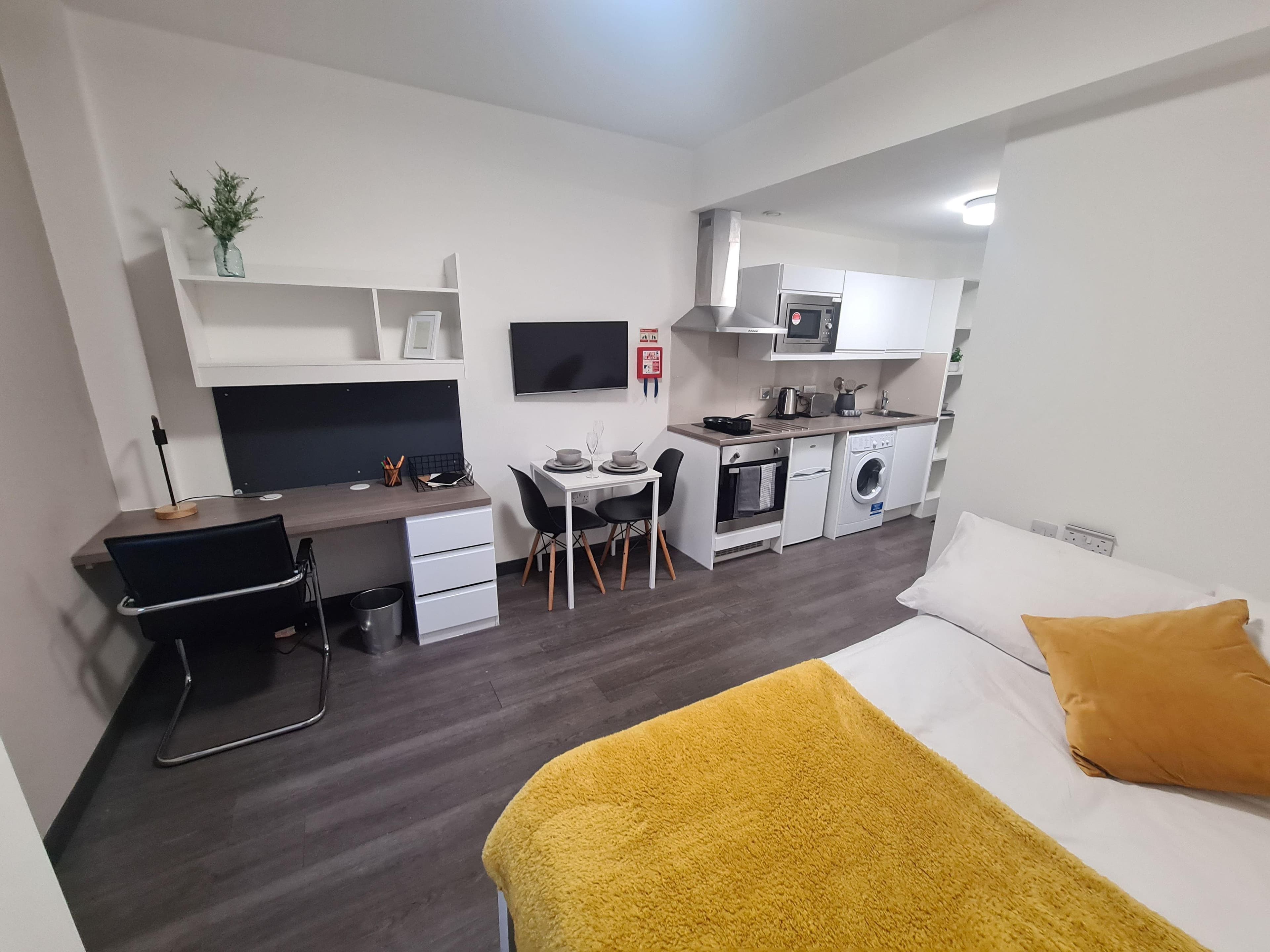 St-James-House-Silver-Studio-3