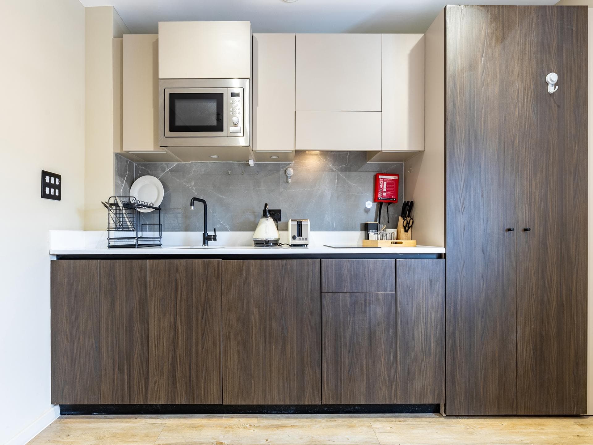 8991152.jpg