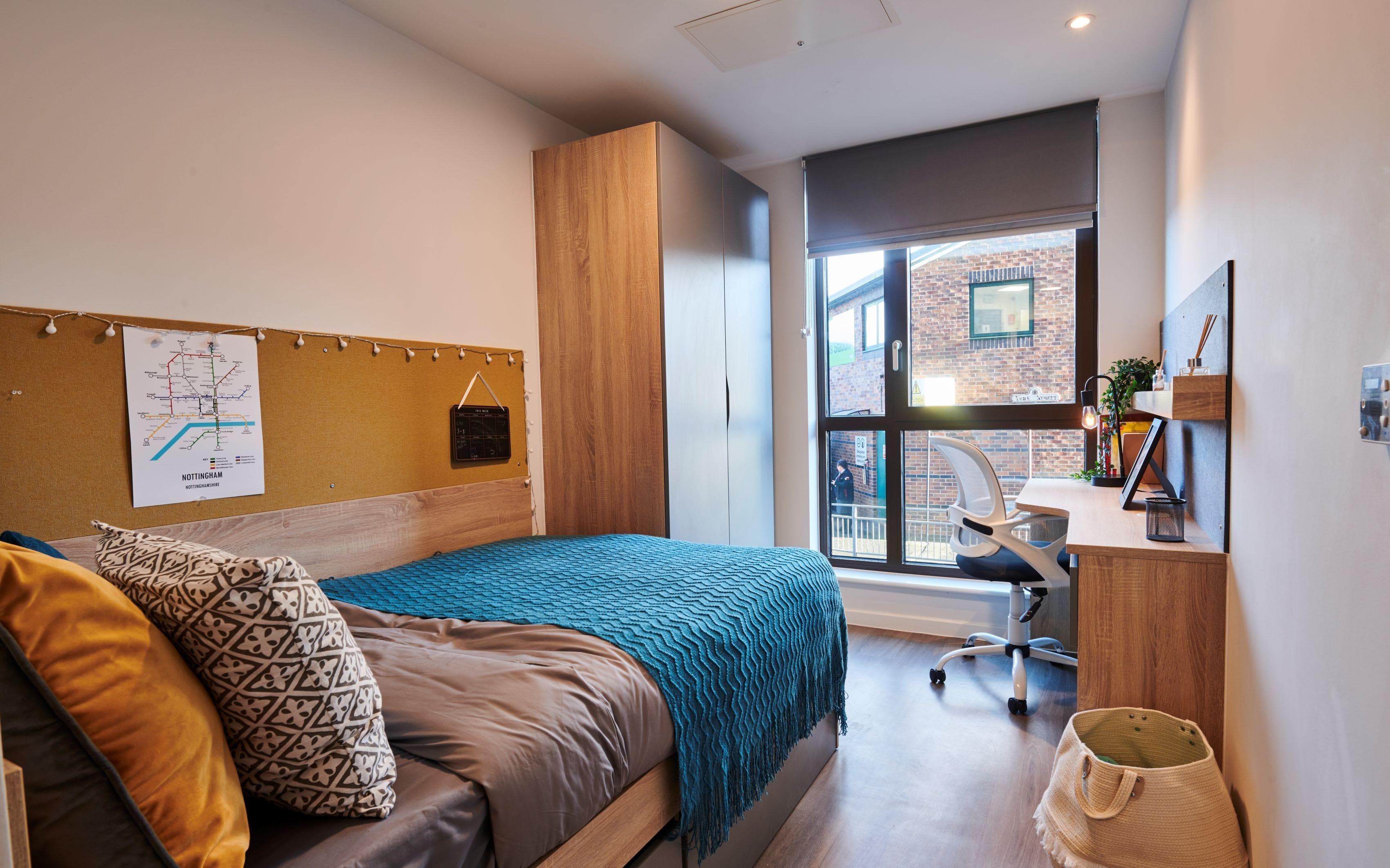 York-House-En-Suite-Bronze-3
