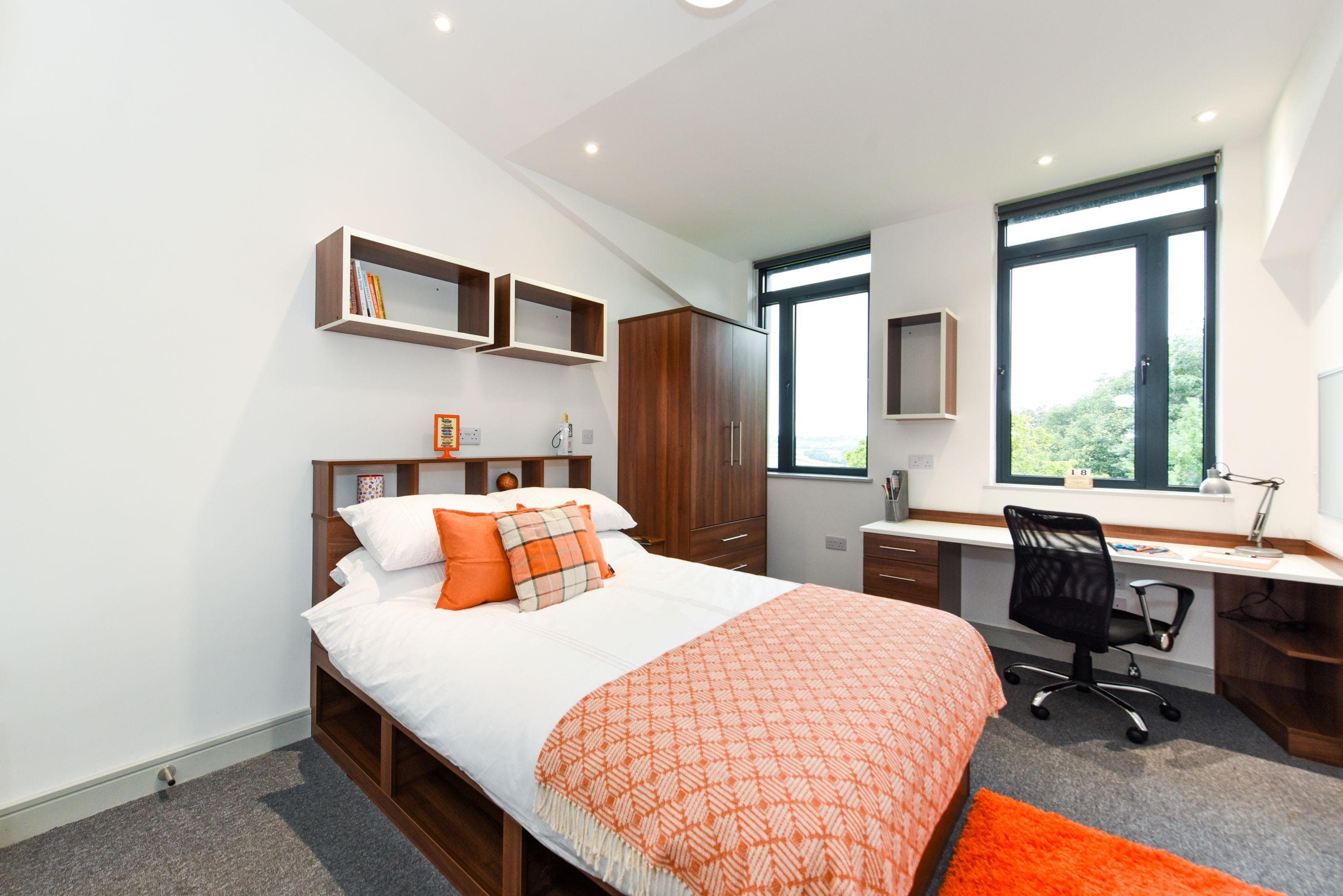 Durham-Chapel-Heights-studio-silver-1