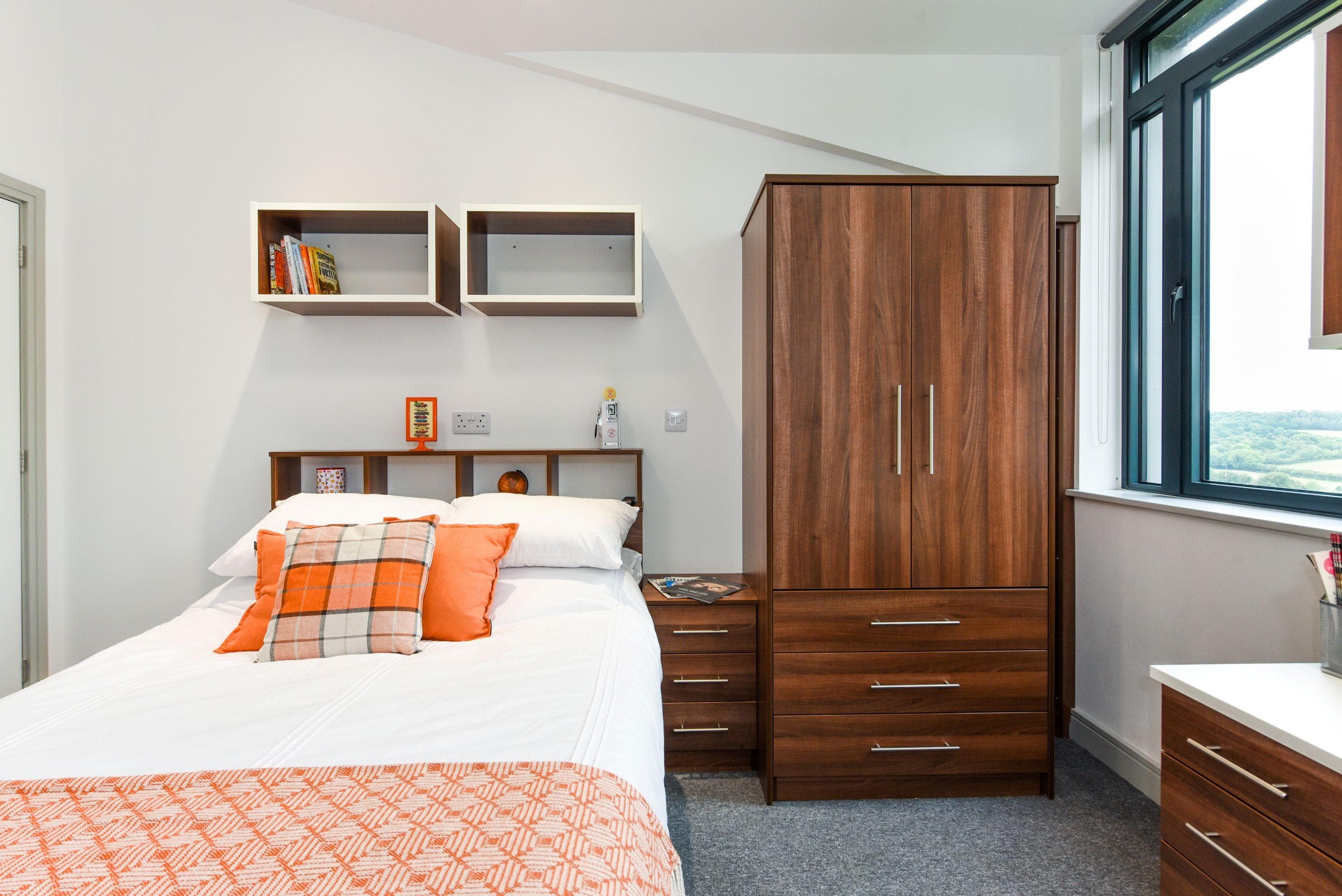 Durham-Chapel-Heights-studio-silver-4