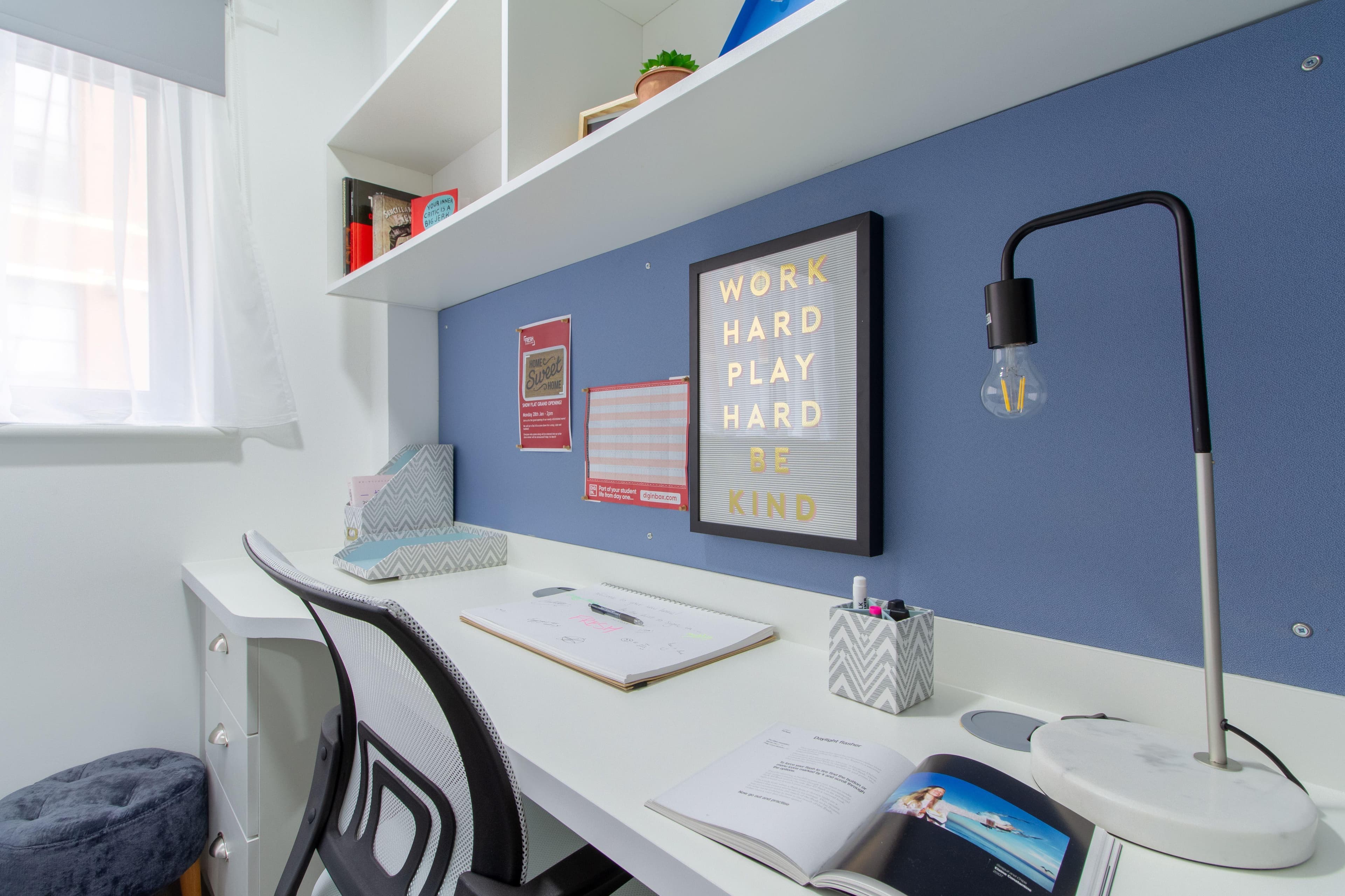 Merchant-ensuite-6-desk