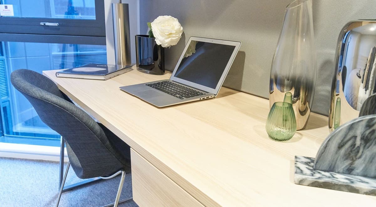 6847783.jpg