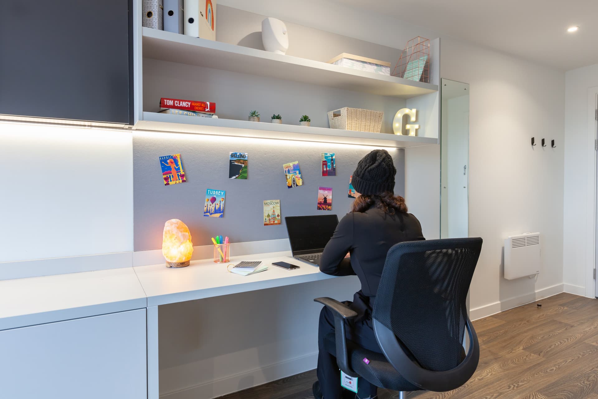 7802434.jpg