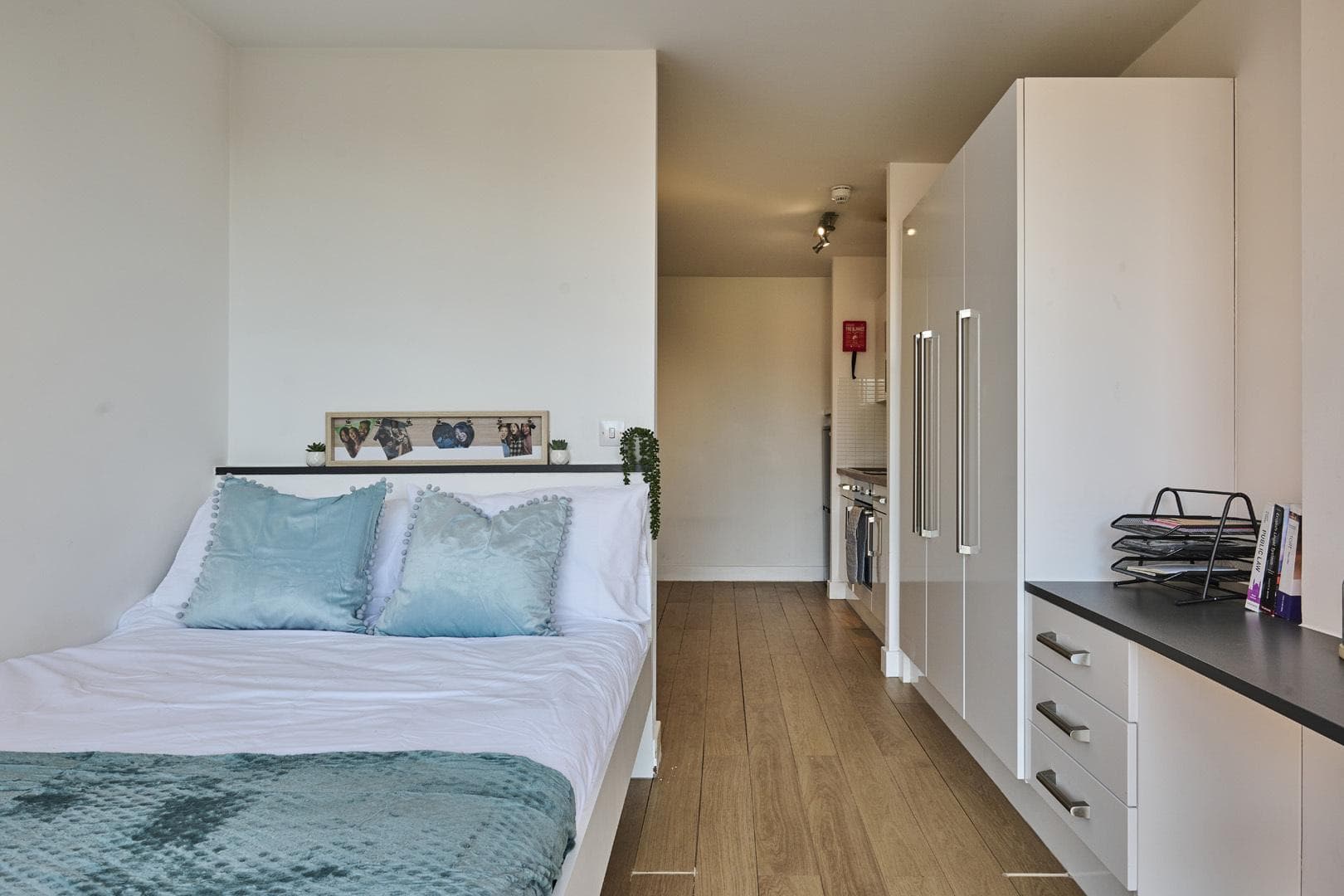Upperton-Road-Studio-gold-5