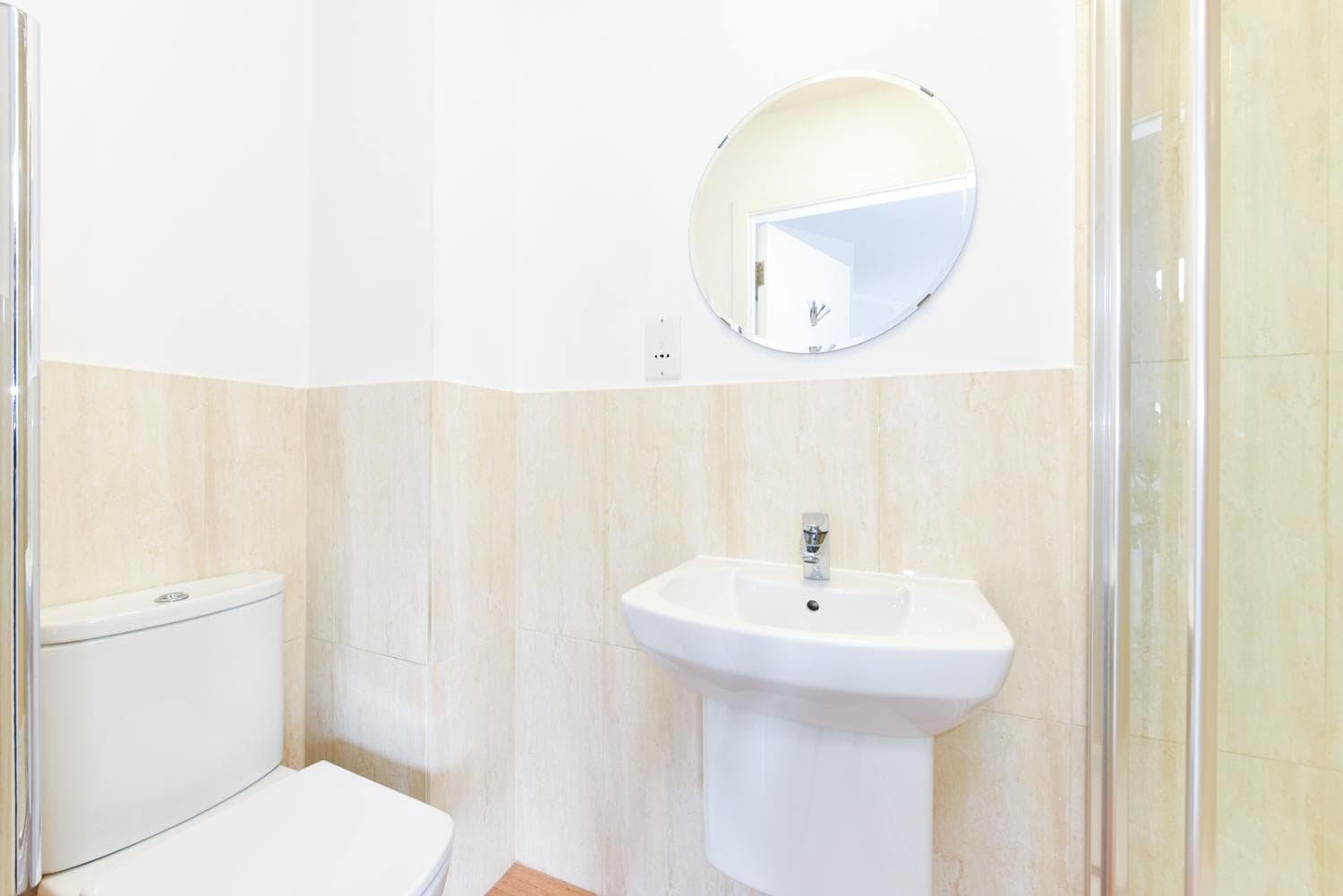 Eastern-Boulevard-ensuite-16A