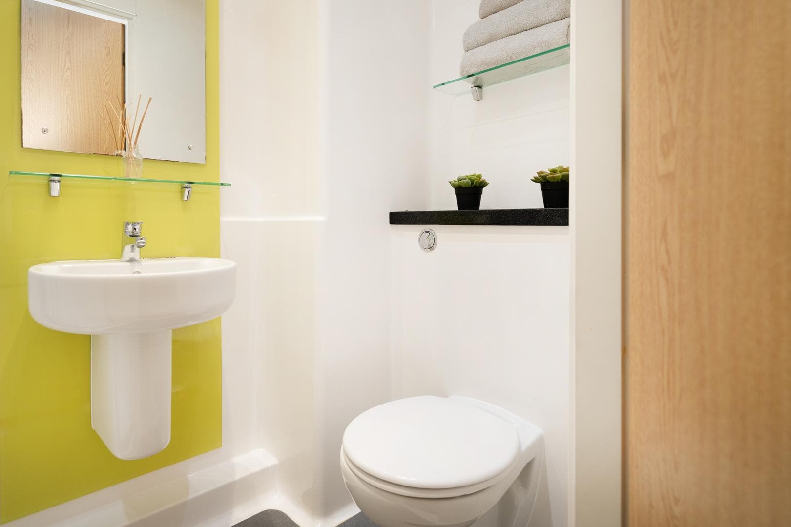 Ensuite-1