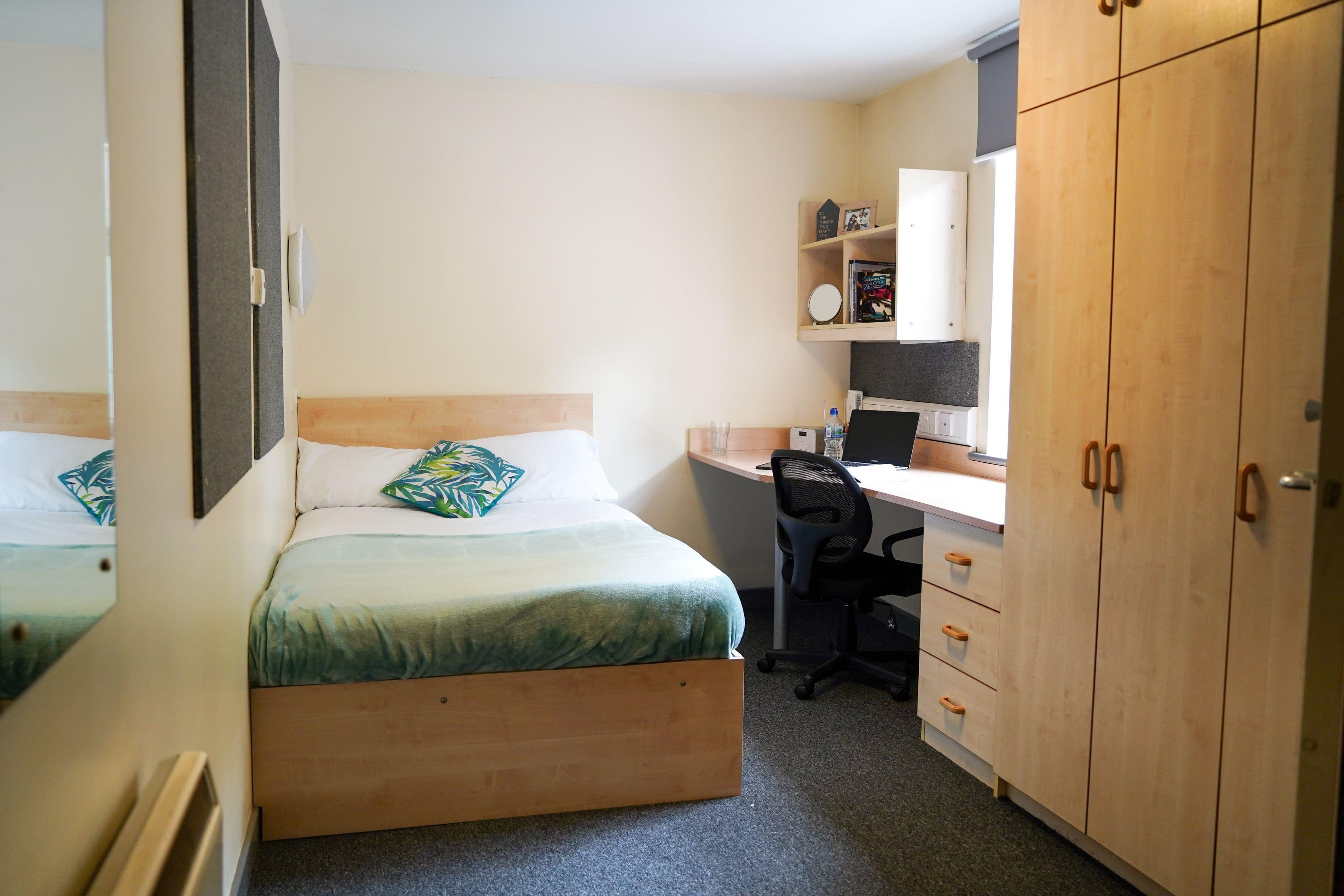 Myrtle-Court-Ensuite-Bronze-1