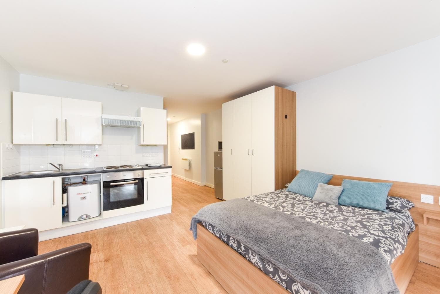 The-Summit-show-flat-2