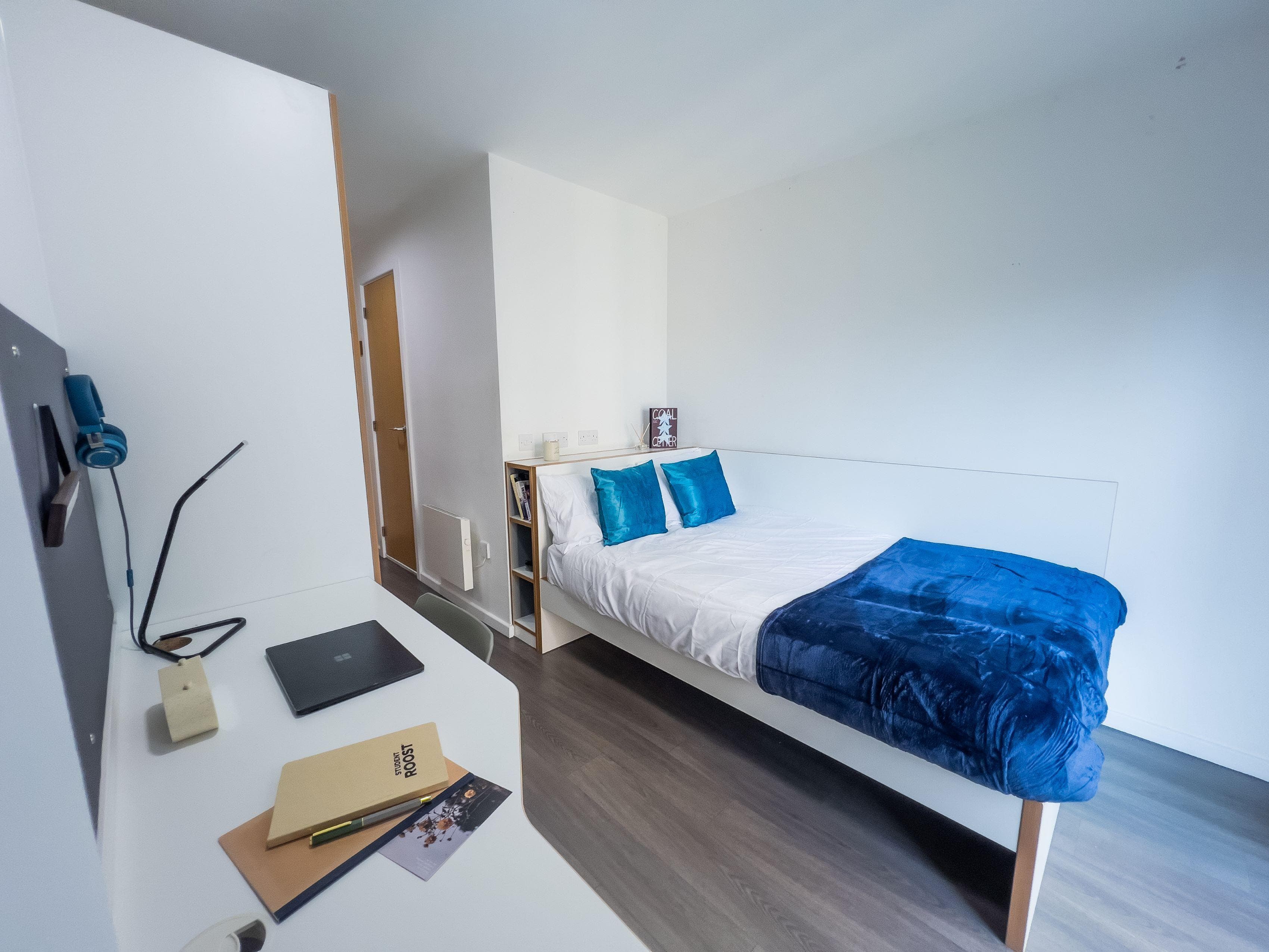 Dobbies-Point-En-suite-Silver-2