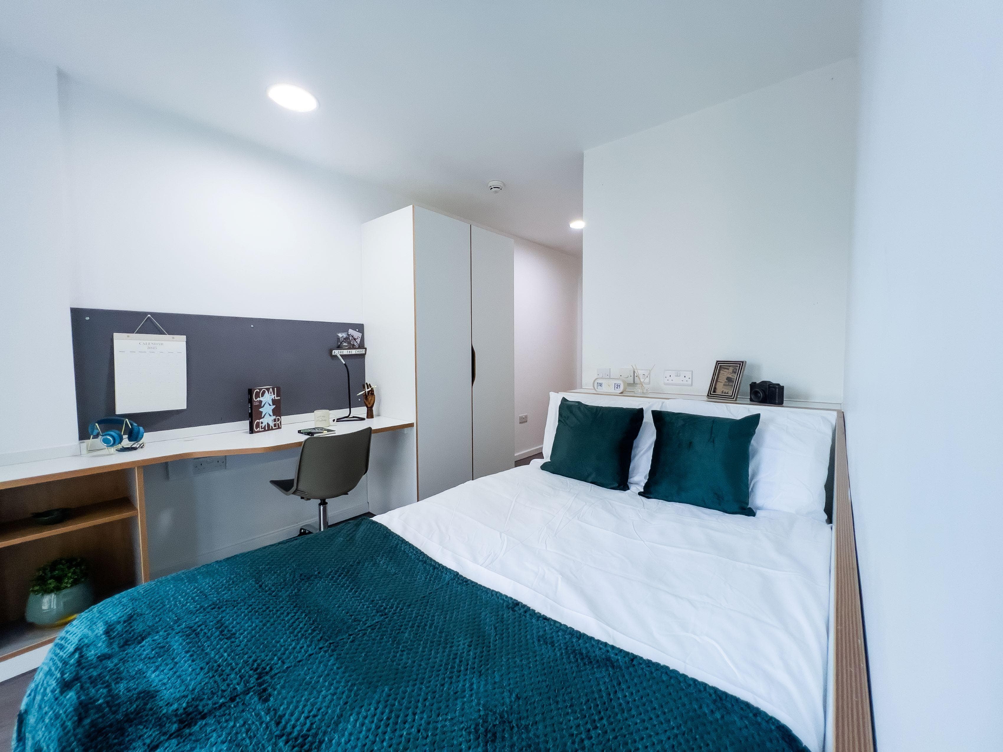 Dobbies-Point-En-suite-Gold-5