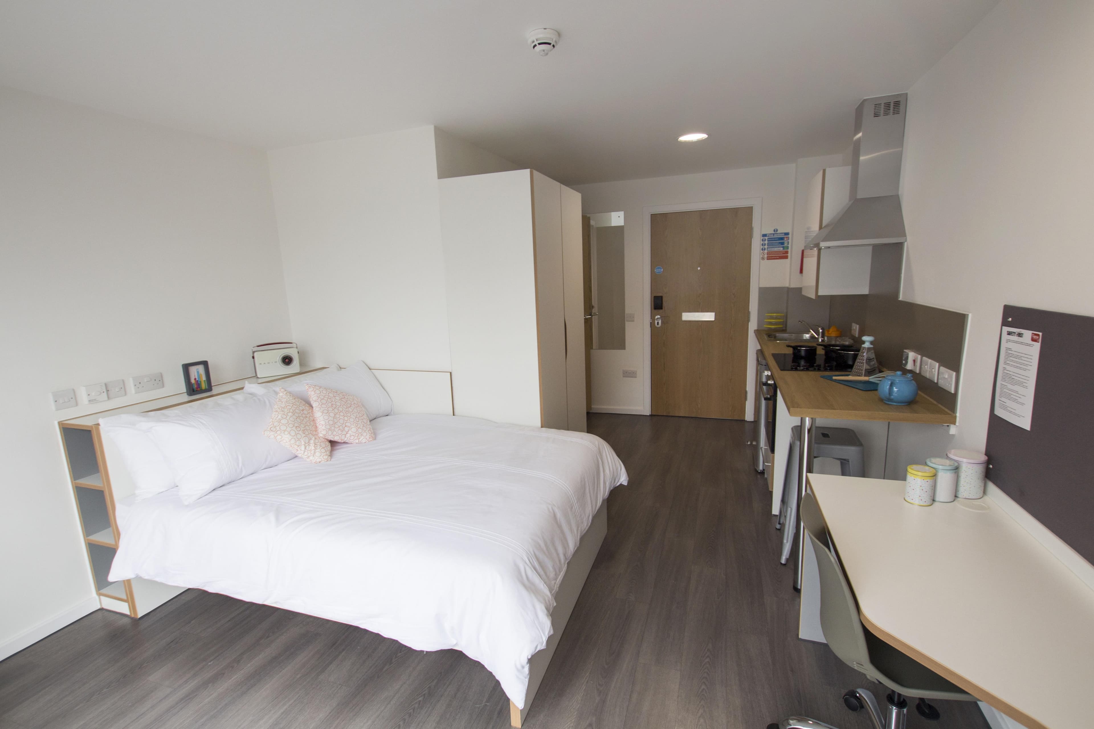 Studio-Dobbies-Point-12