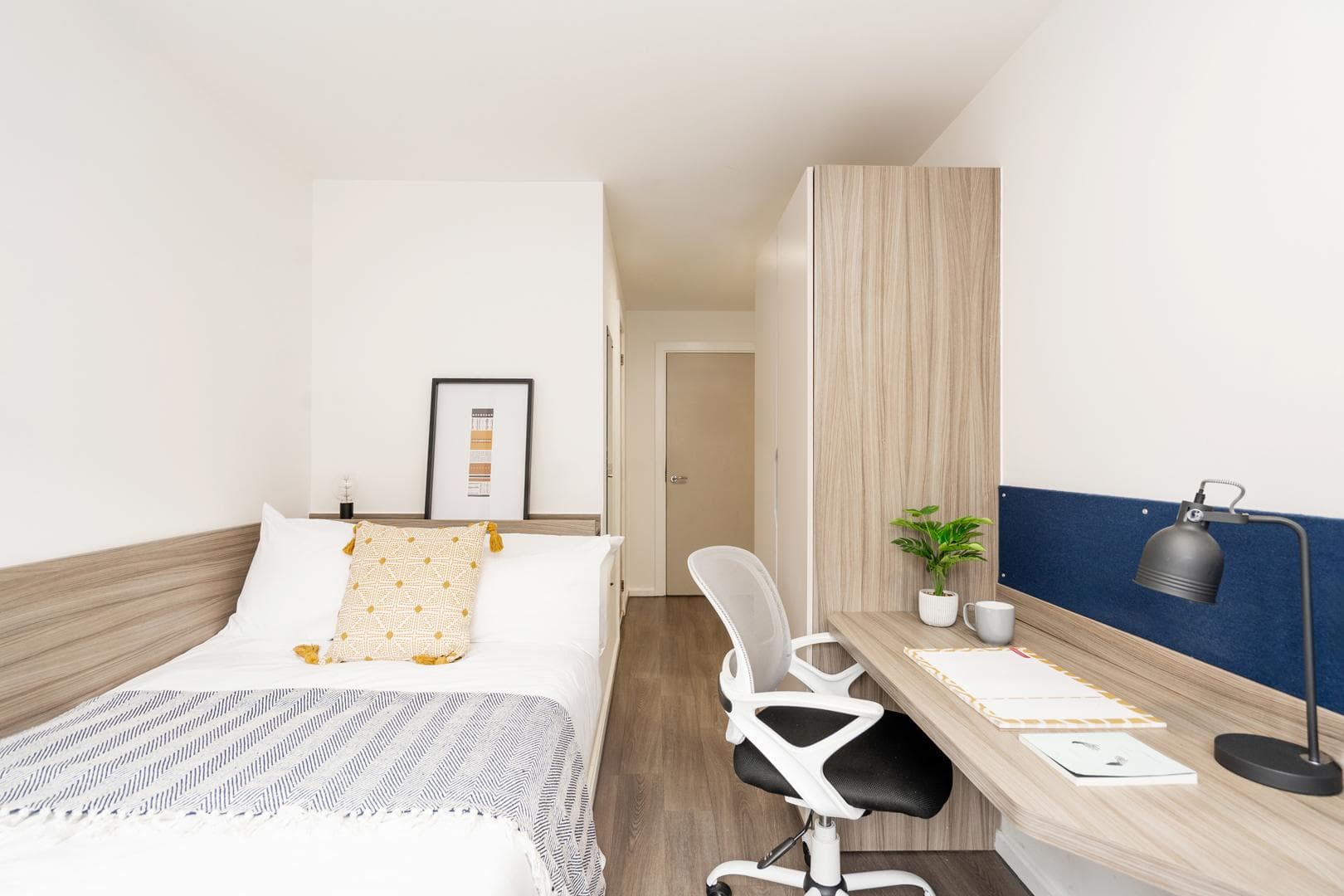 Ensuite-Silver-2