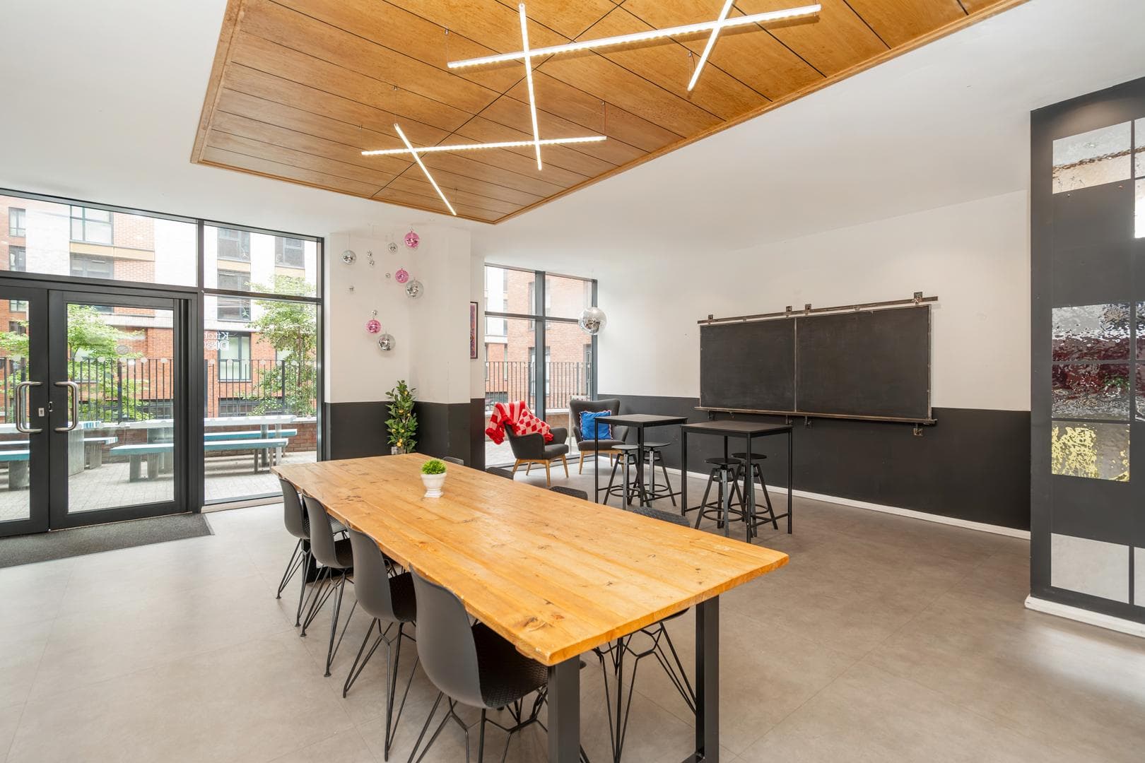 Hosting-kitchen-3