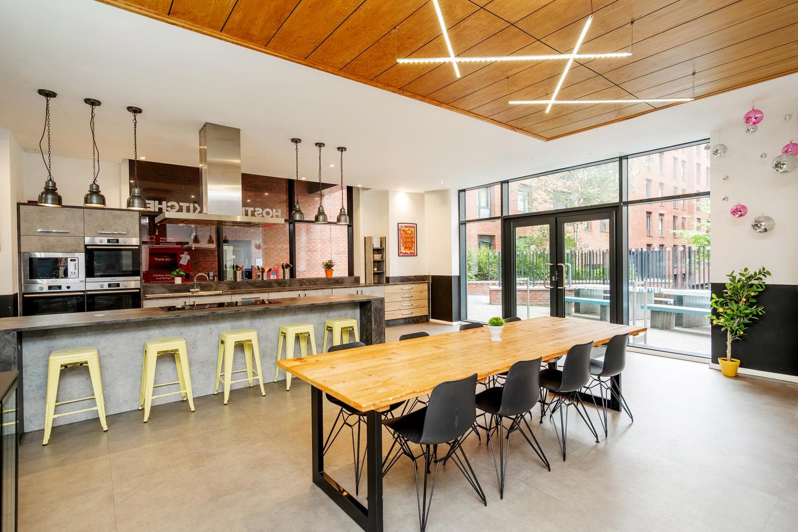 Hosting-kitchen-1