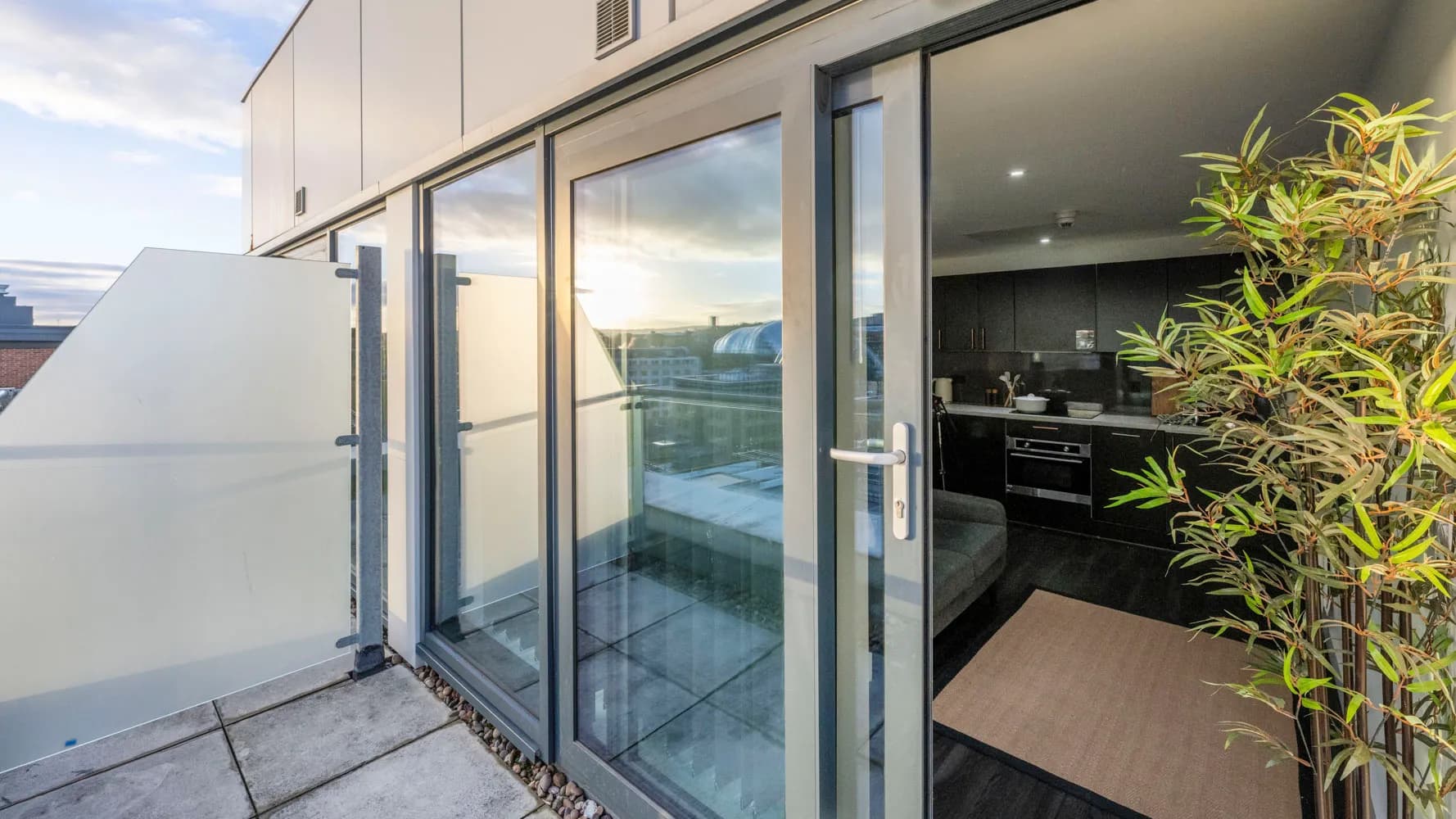 student-accommodation-newcastle-upon-tyne-opto-duplex-balcony-patio-door