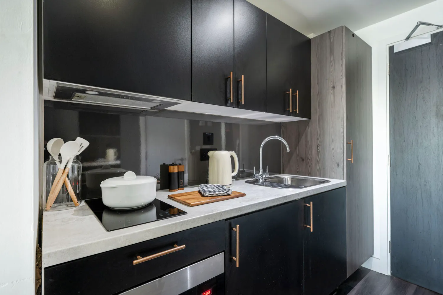 student-accommodation-newcastle-upon-tyne-opto-studio-plus-kitchen