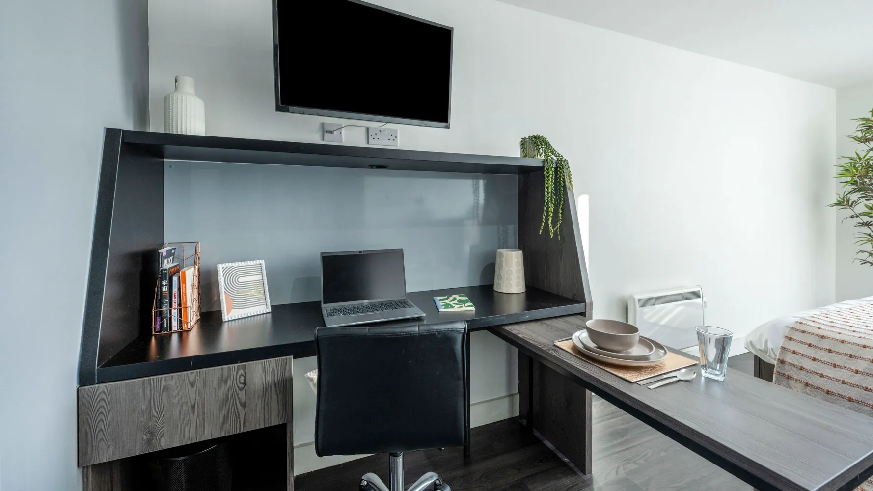 student-accommodation-newcastle-upon-tyne-opto-studio-plus-study-area