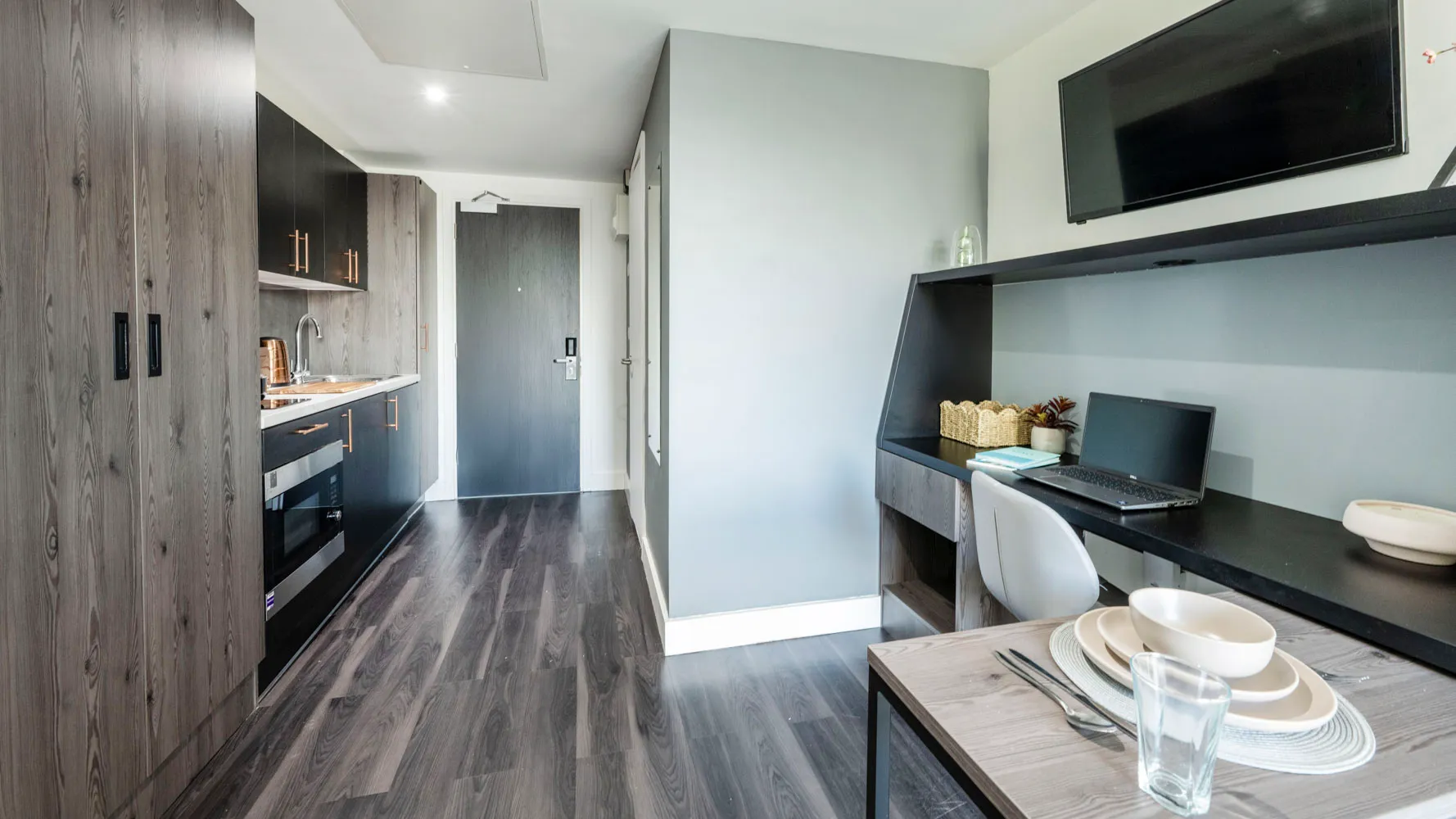 student-accommodation-newcastle-upon-tyne-opto-deluxe-studio-dine-study