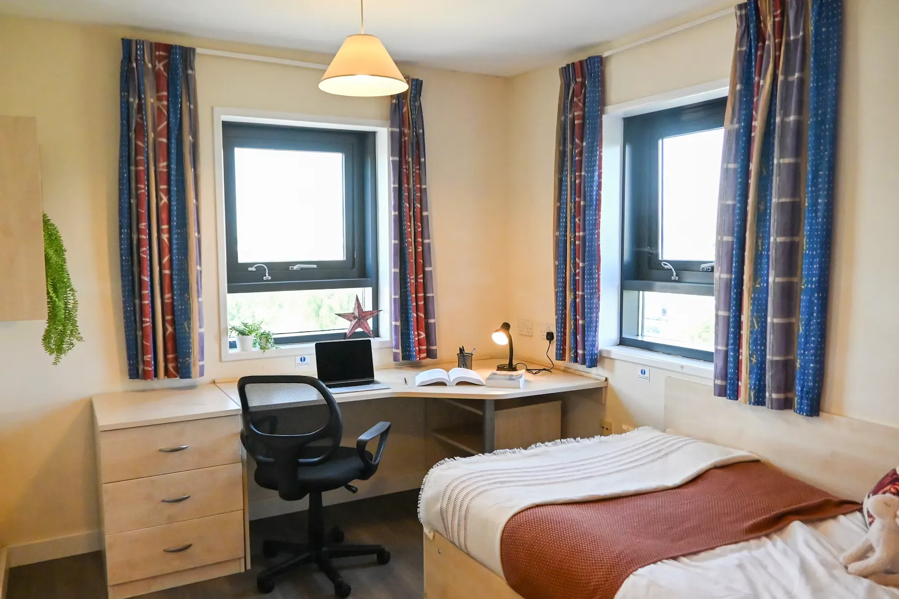 Corfe-House-standard-ensuite-1-Aug26