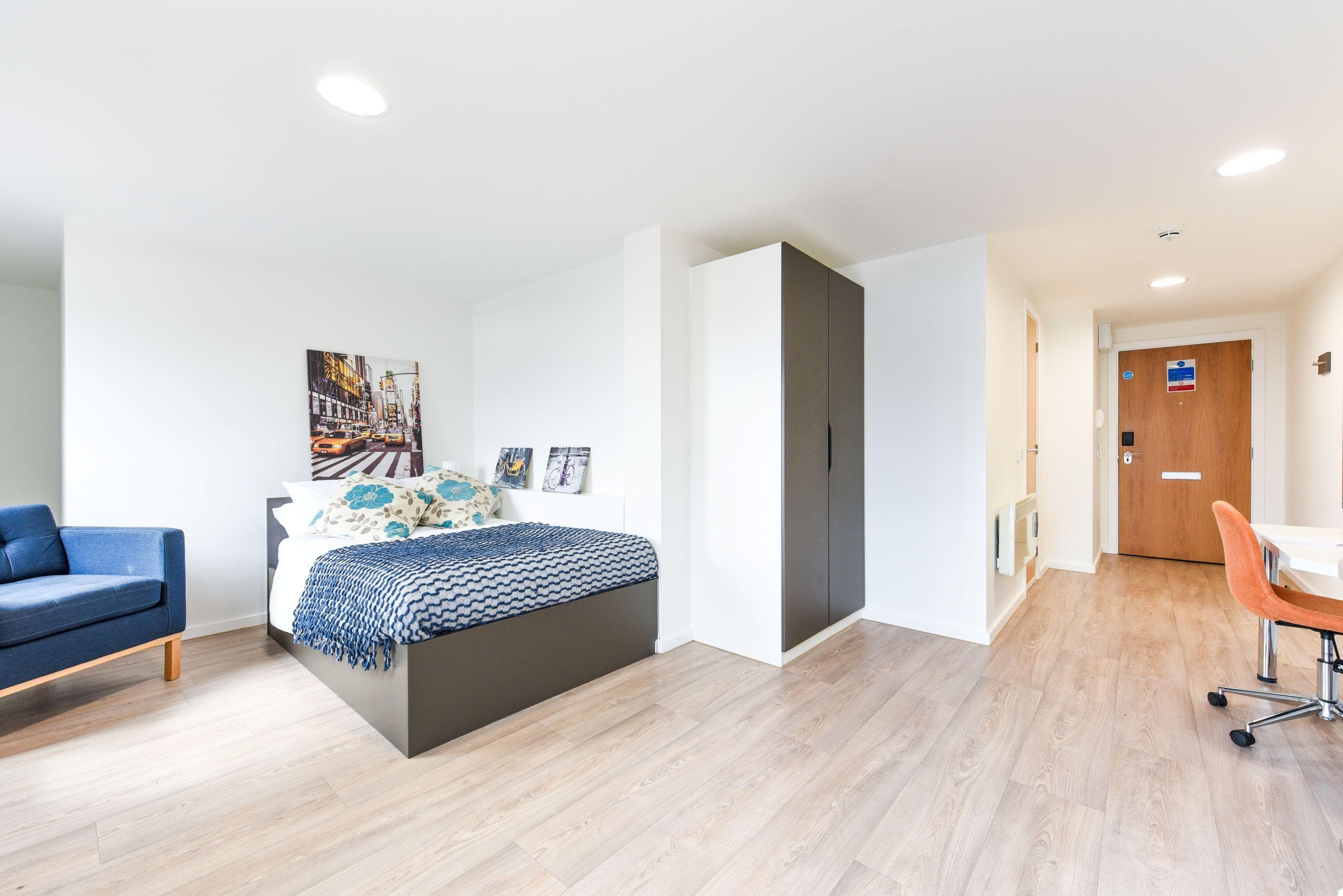 Chester-Towpath-studio-waterfront