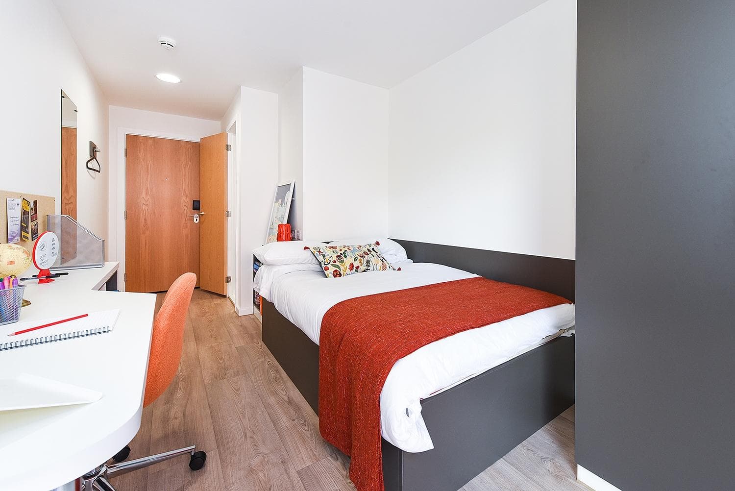 Chester-Towpath-ensuite-3
