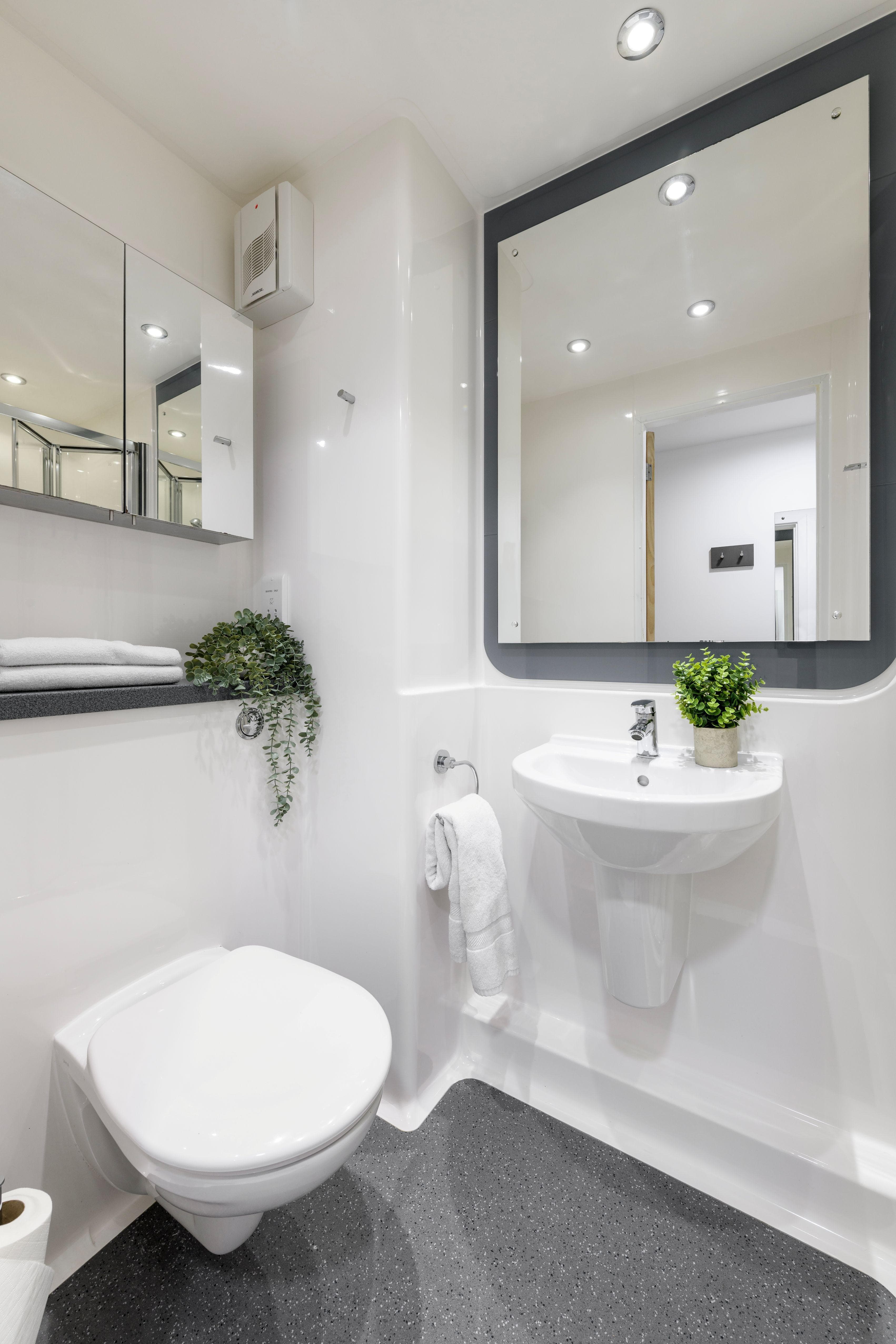 Chester-Towpath-Ensuite-Bronze-1