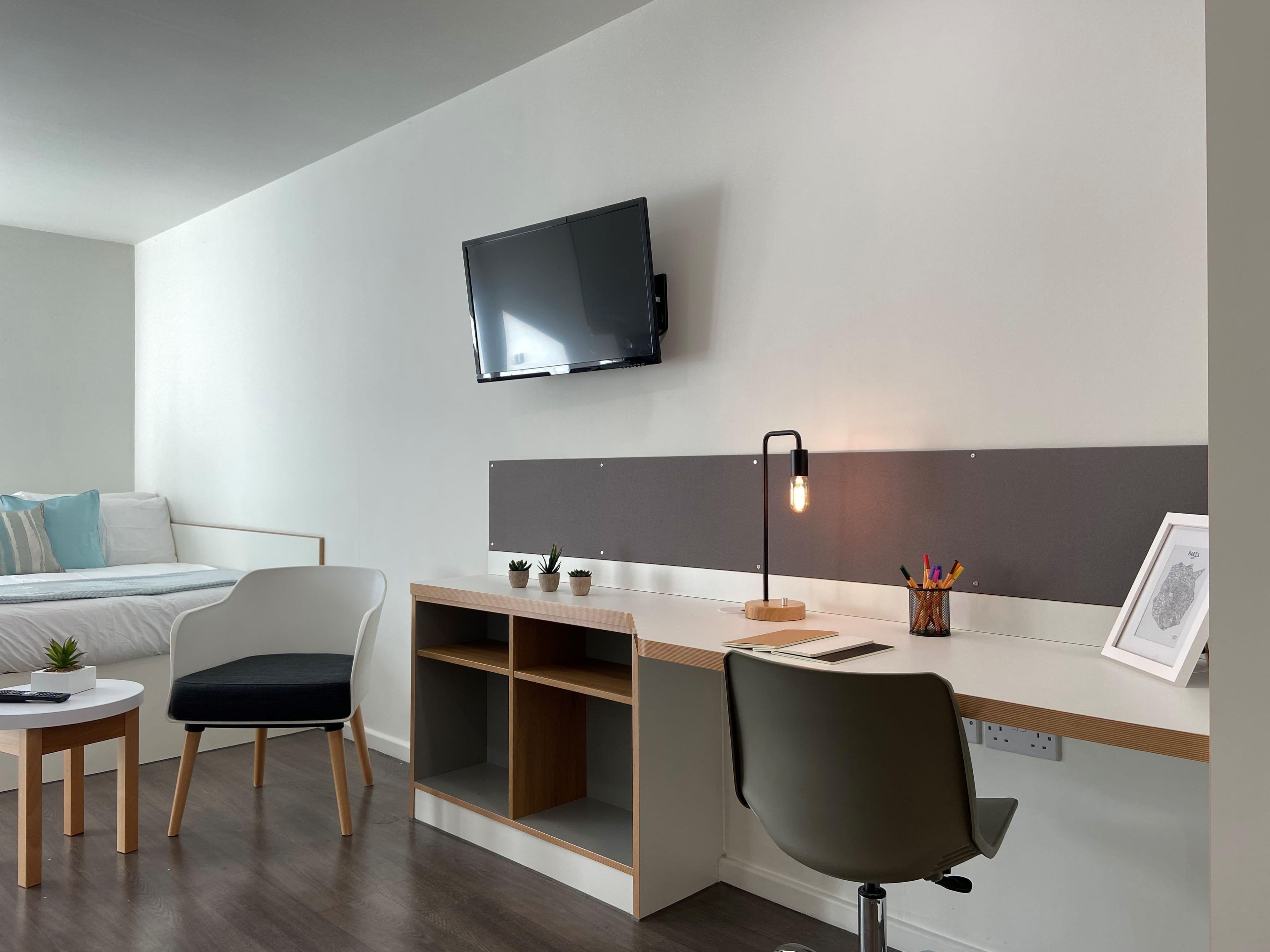 Desk-Landscape-Laycock-Studios-Studio-gold