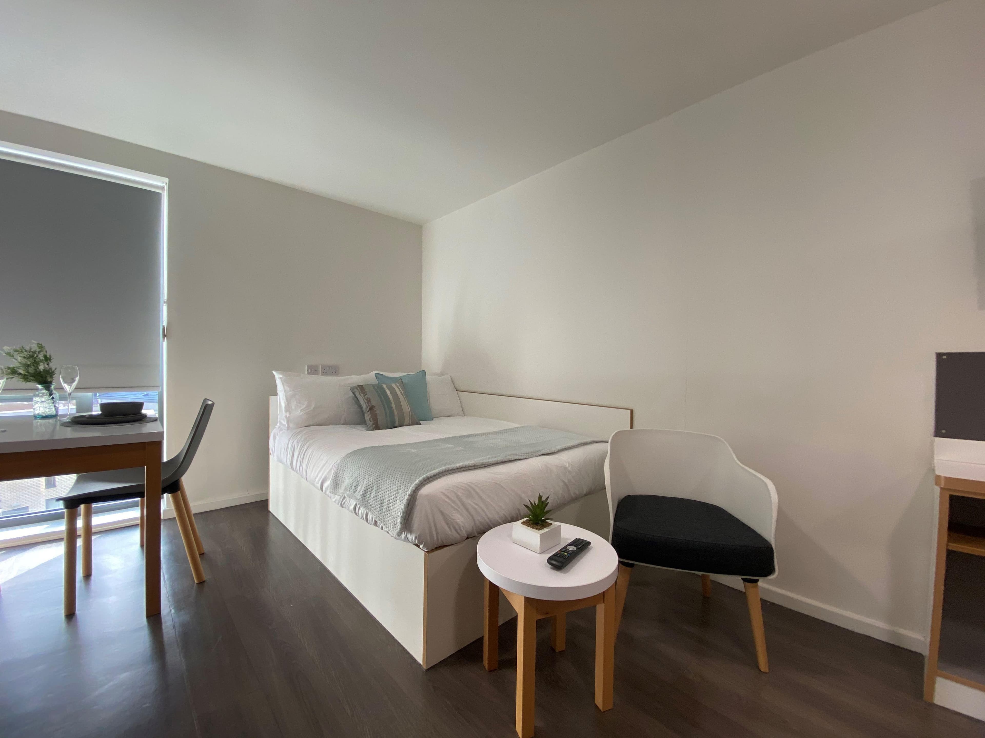 Bed-Landscape-Laycock-Studios-Studio-gold